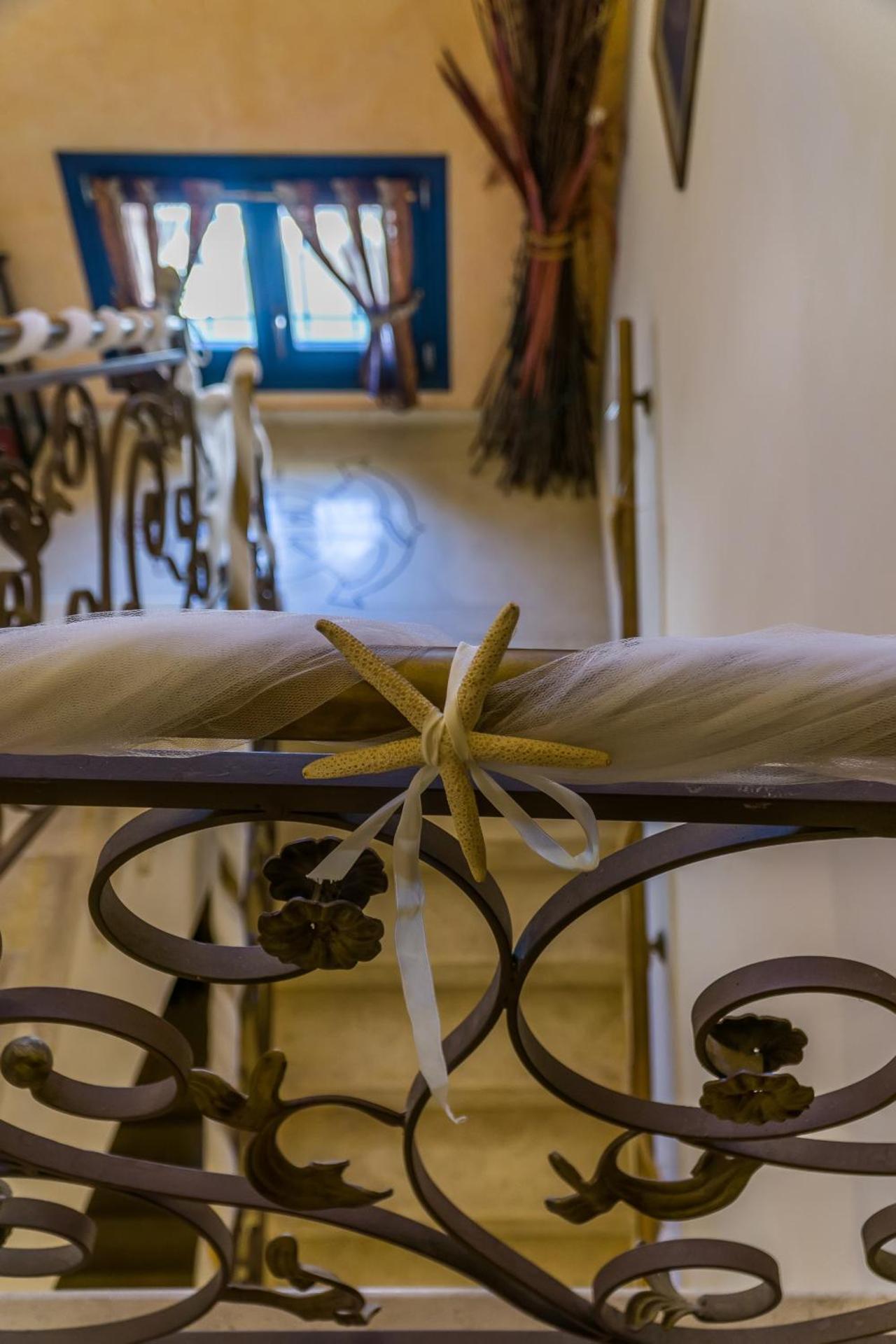 ''EPAVLIS boutique GALAXIDI'' - Photo 120