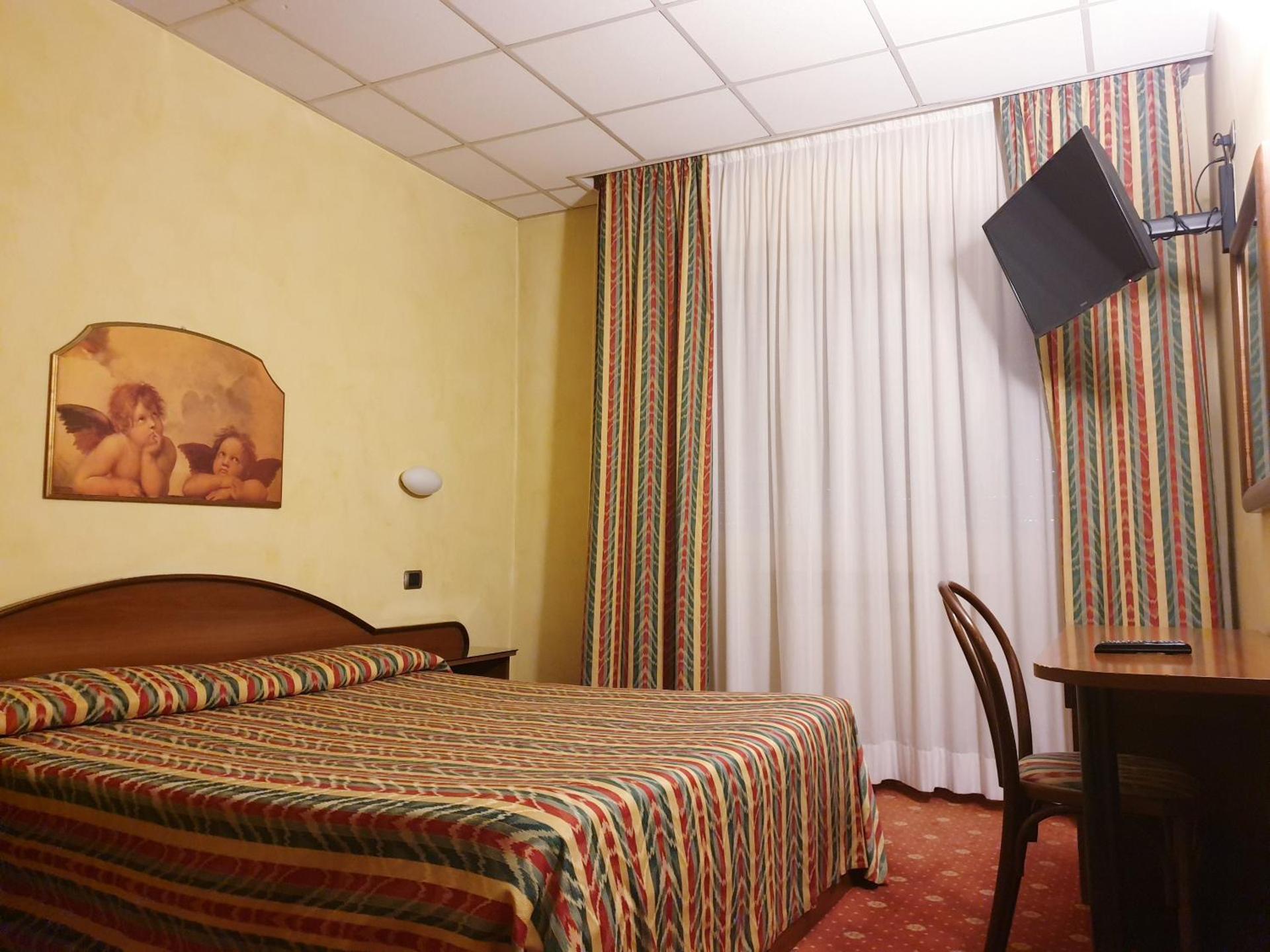 HOTEL PARADISO - Photo 16