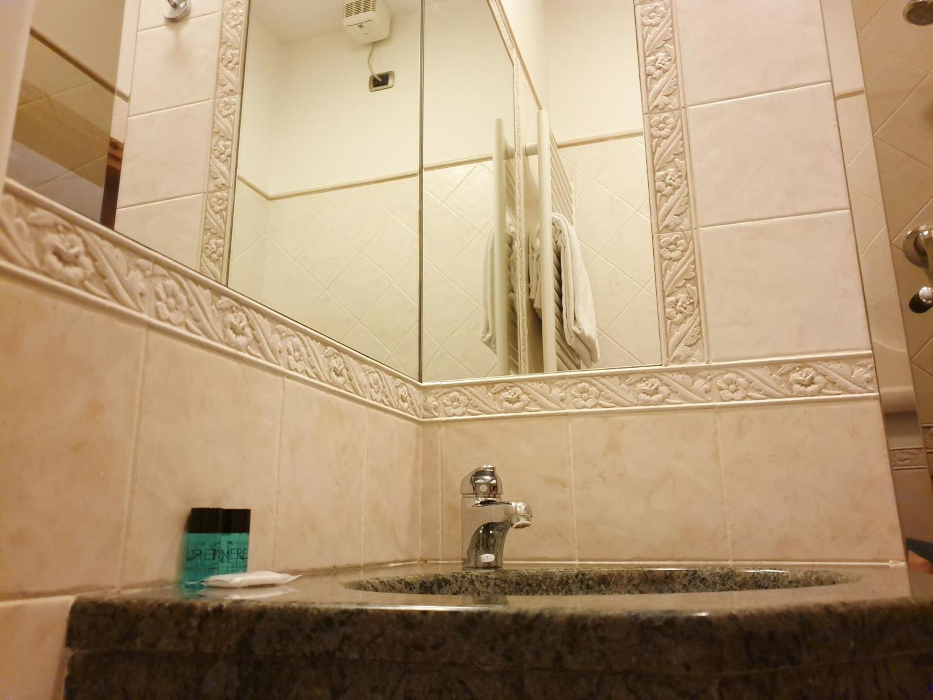 HOTEL PARADISO - Photo 17