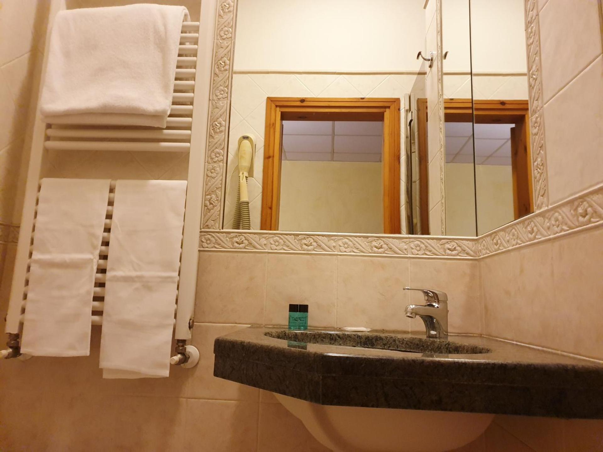 HOTEL PARADISO - Photo 20