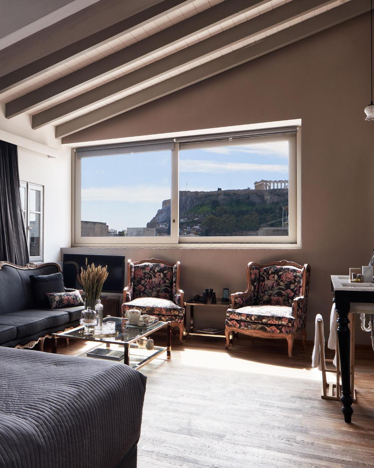 Emporikon Athens Hotel - Photo 16