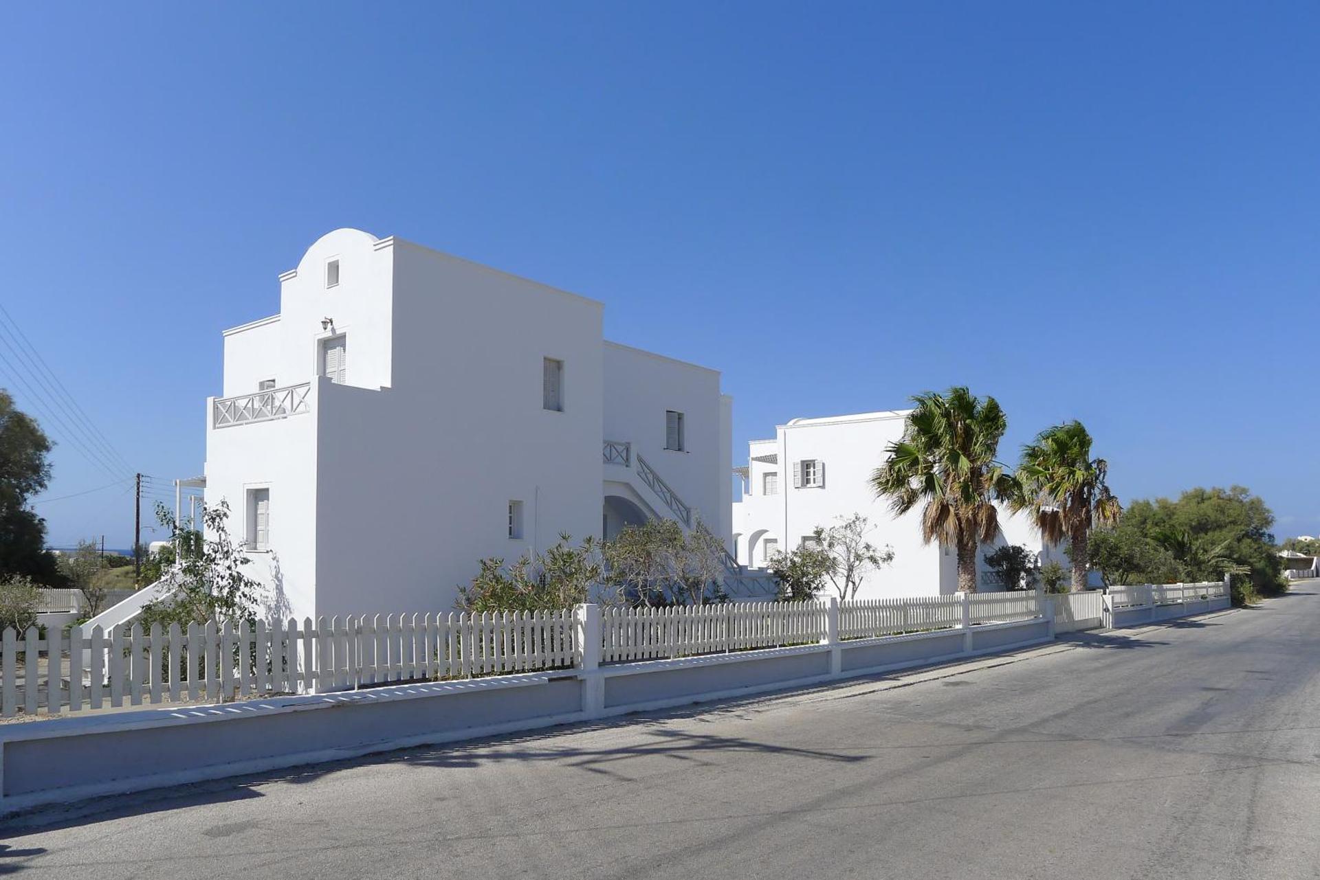 Nostos Studios - Photo 14