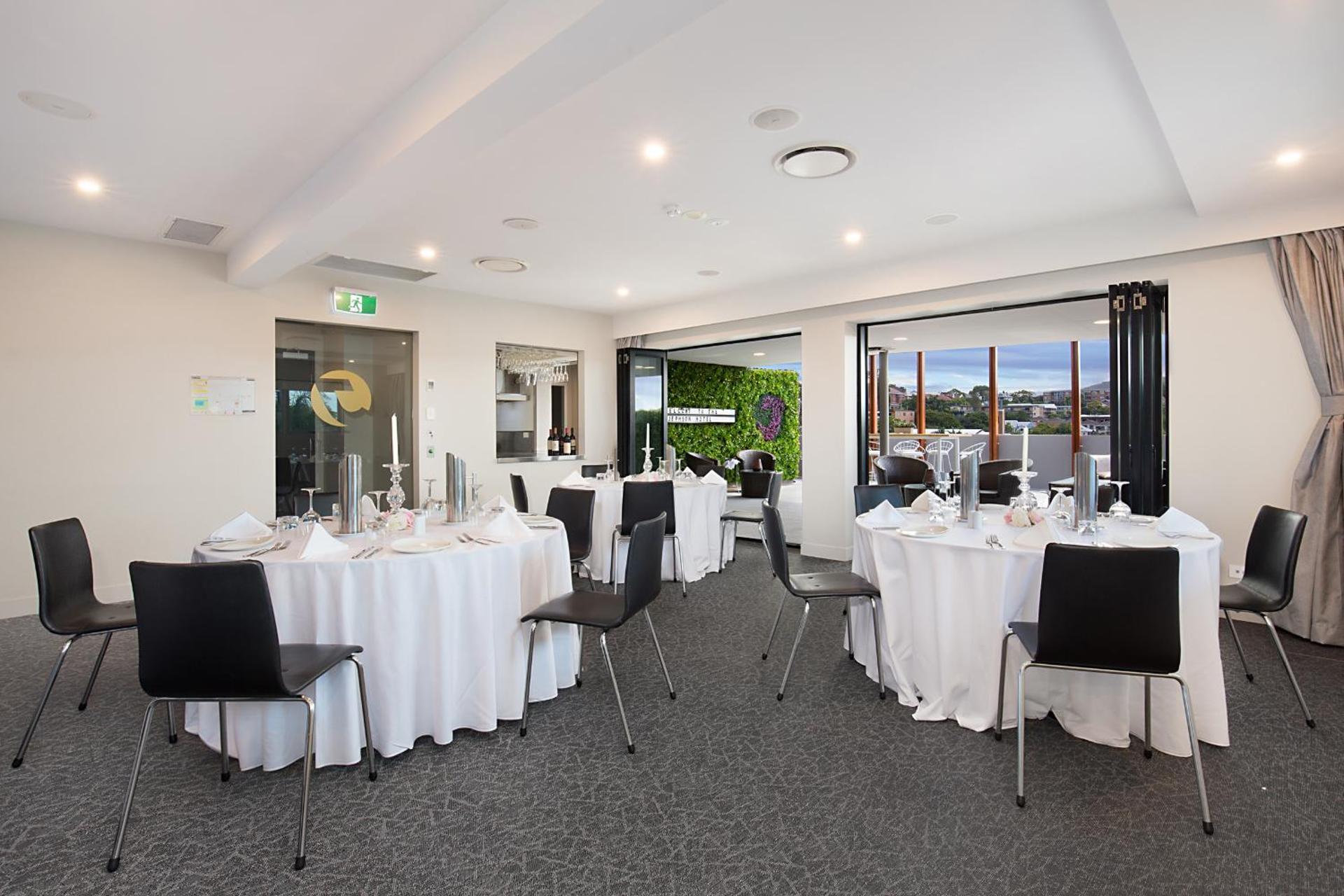 Jephson Hotel & Apartments - Photo 22