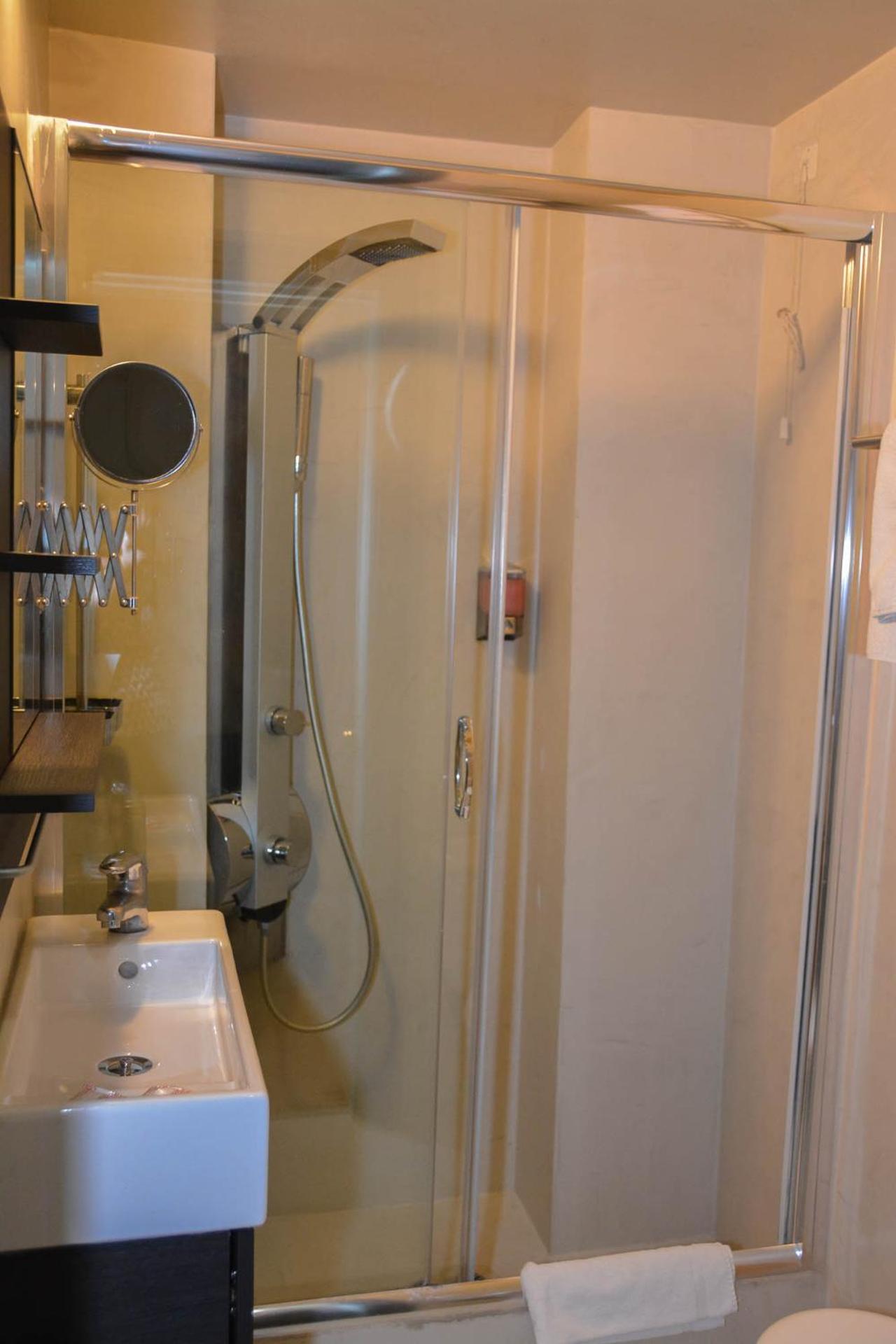 Scorpios Sea Side Hotel - Photo 6