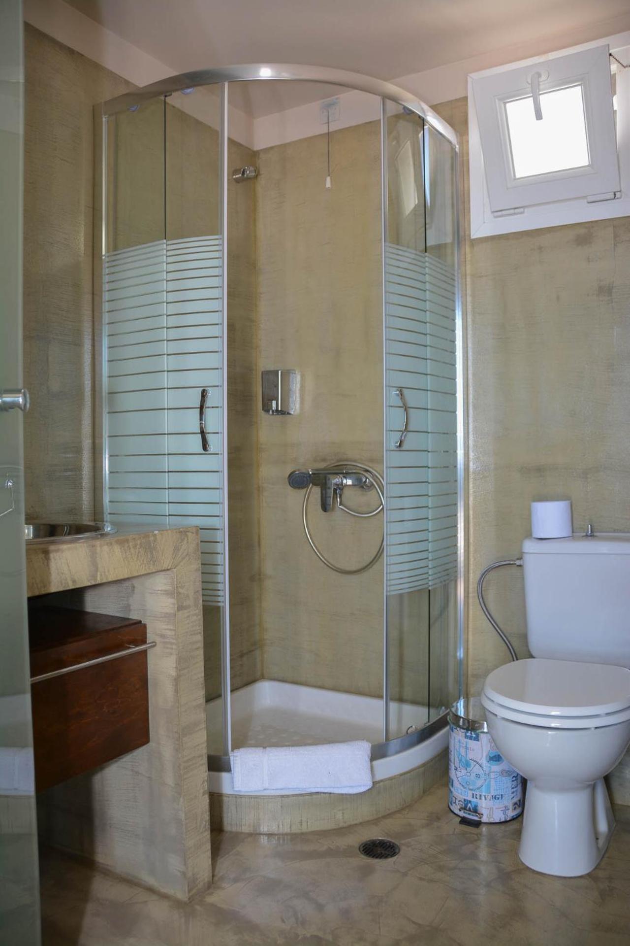 Scorpios Sea Side Hotel - Photo 11