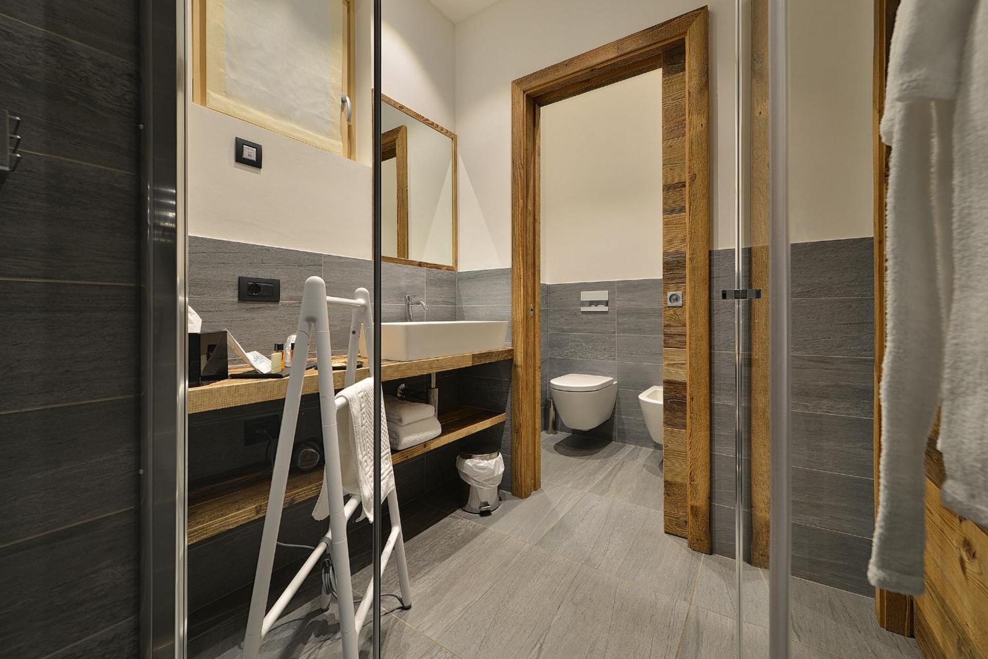 Hotel Piccolo Tibet - Photo 25