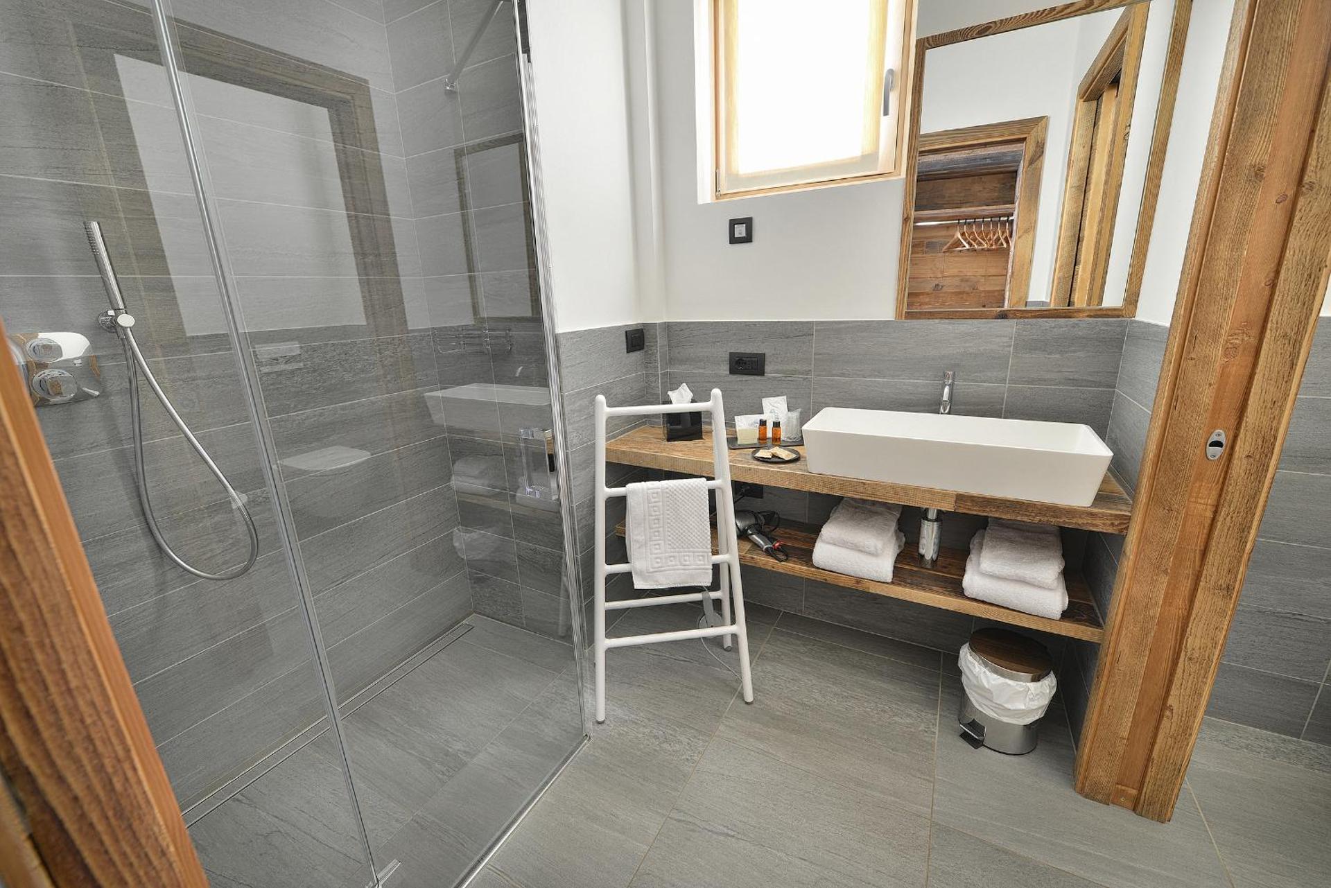 Hotel Piccolo Tibet - Photo 23