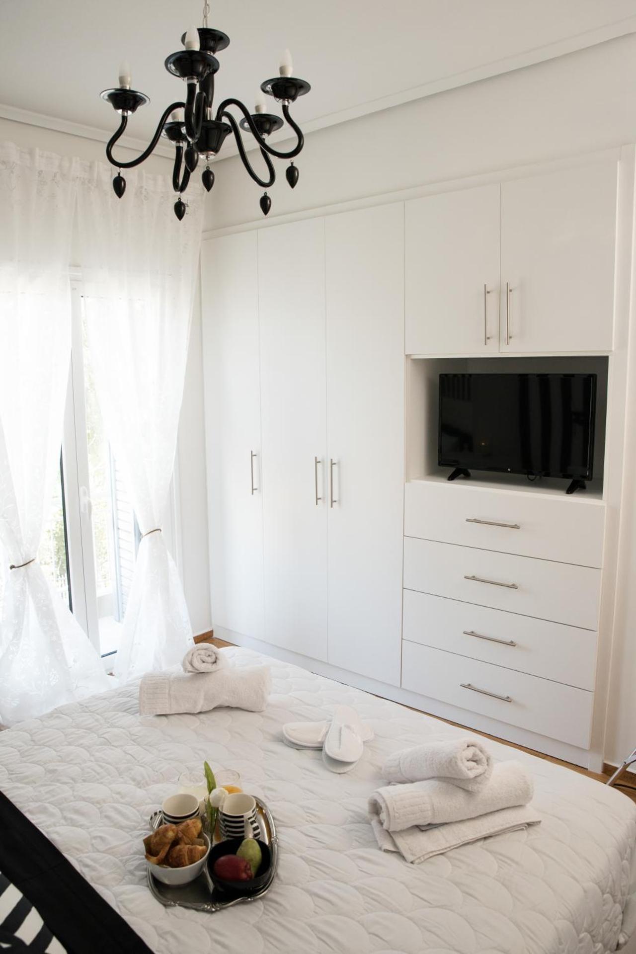 AT.thea ATHENS BOUTIQUE APARTMENTS - Photo 5