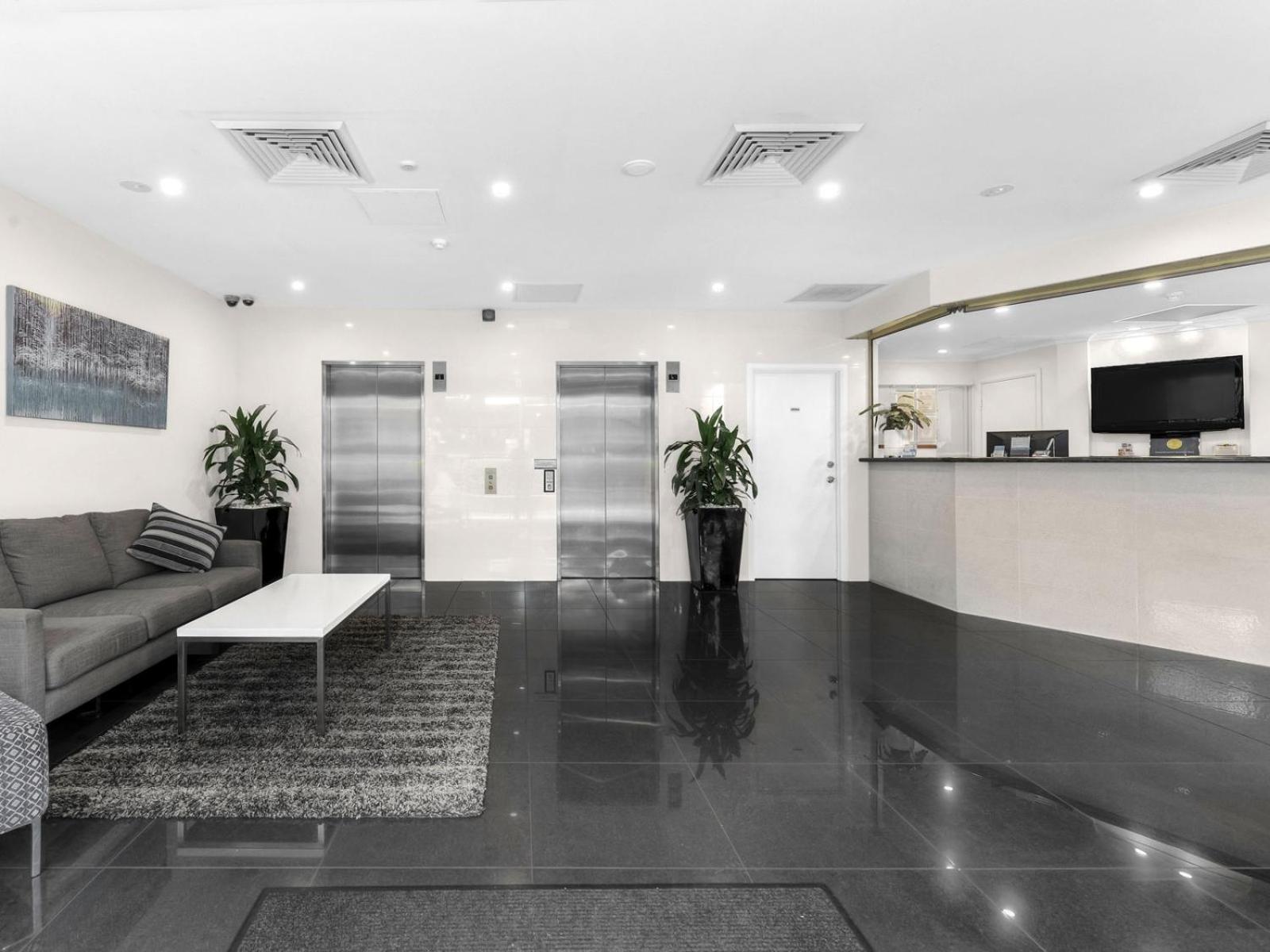 Central Brunswick Apartment Hotel - Photo 69