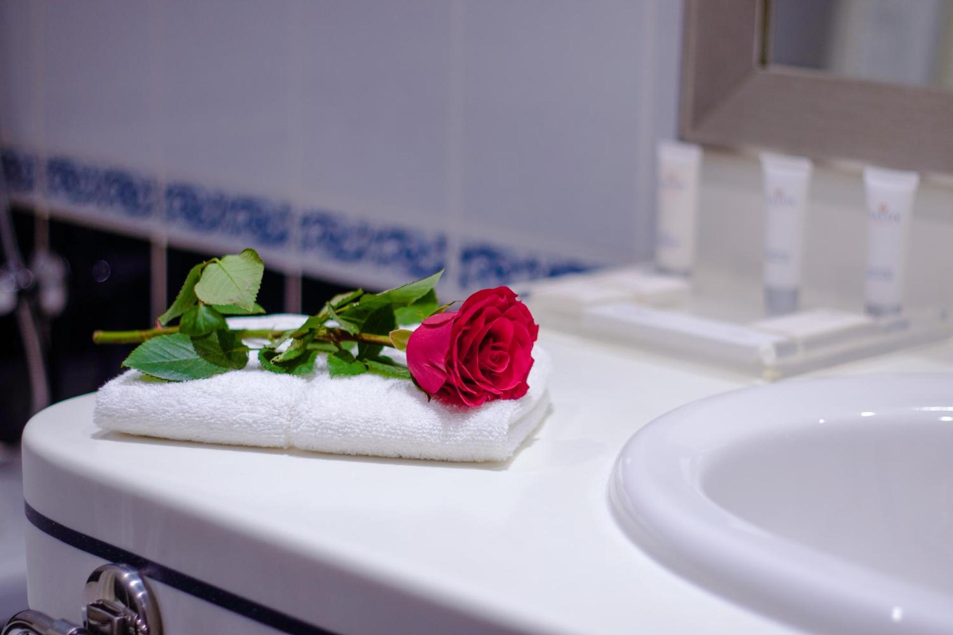 Savoy Central Hotel Apartments - Photo 48