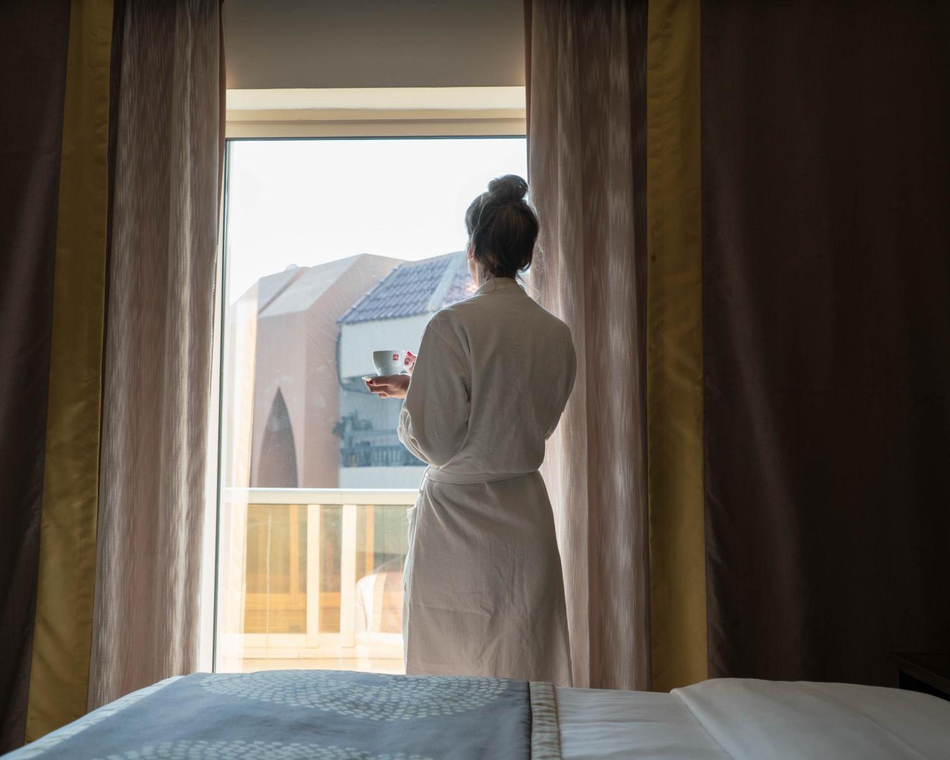 Savoy Central Hotel Apartments - Photo 26