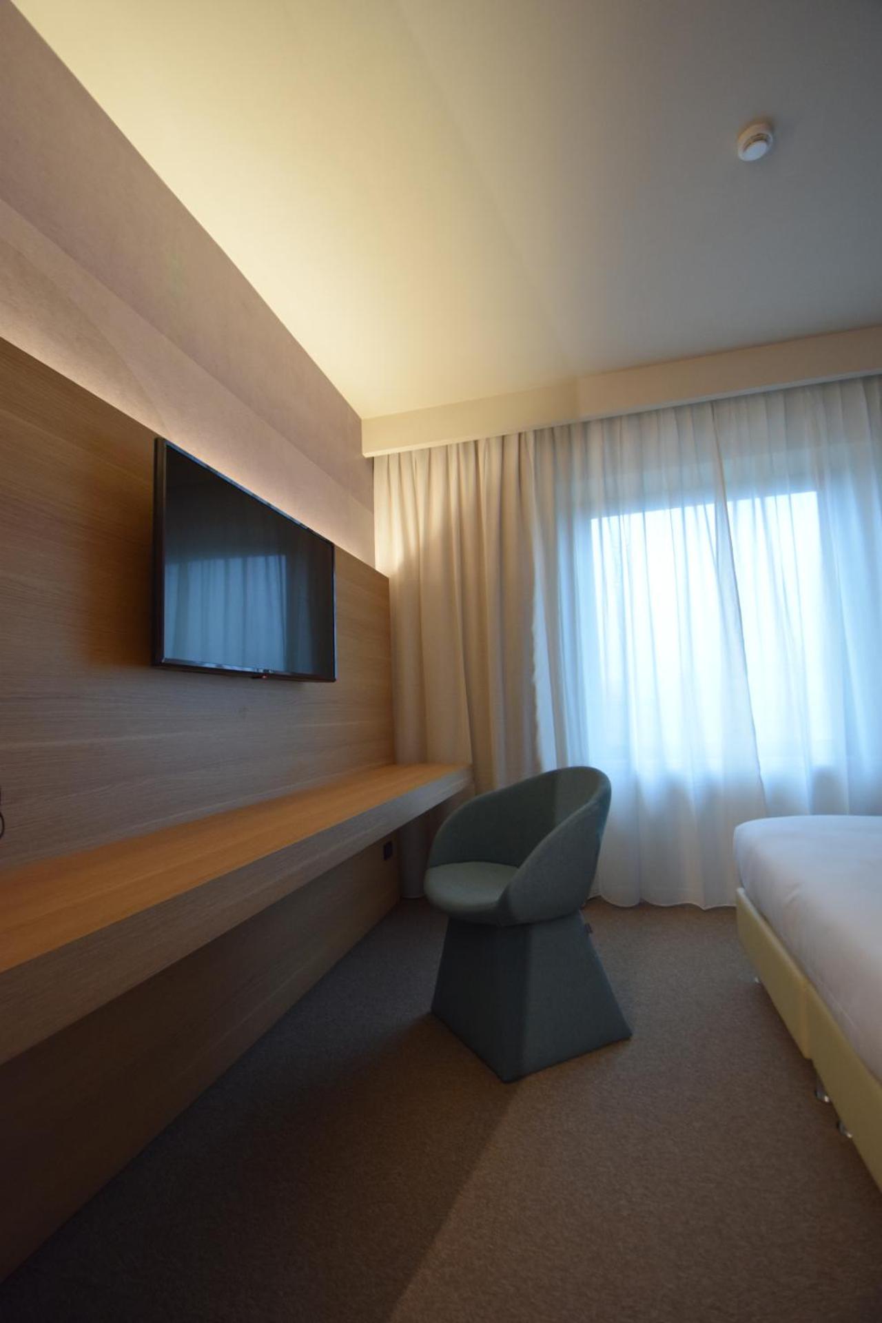 Garden Hotel - Photo 41