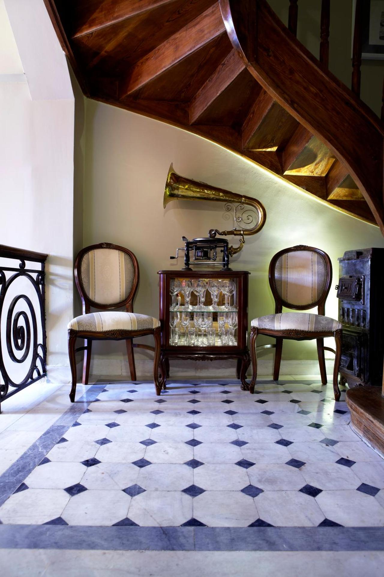 Sweet Home Hotel - Photo 22