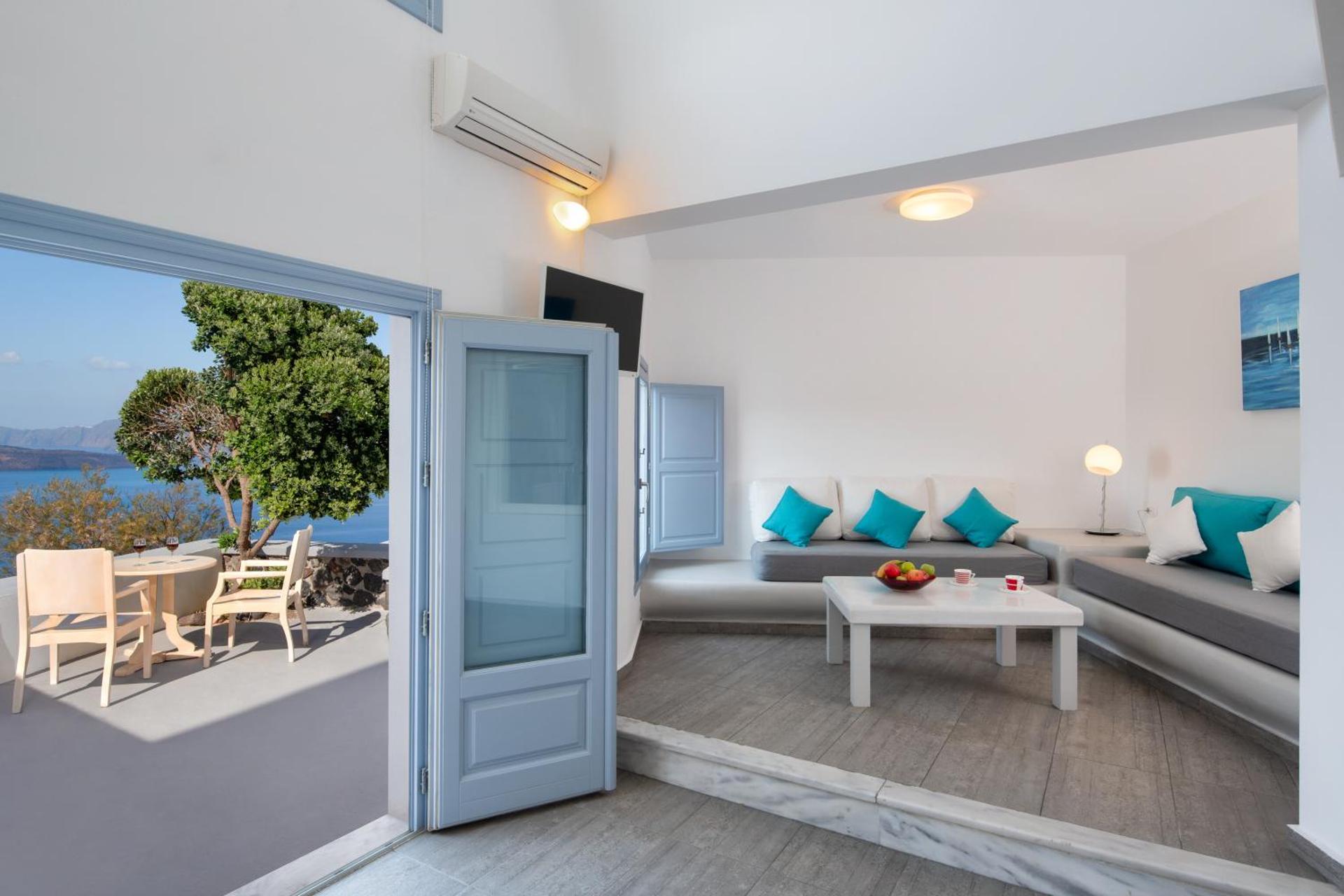 Apanemo Hotel & Suites - Photo 40