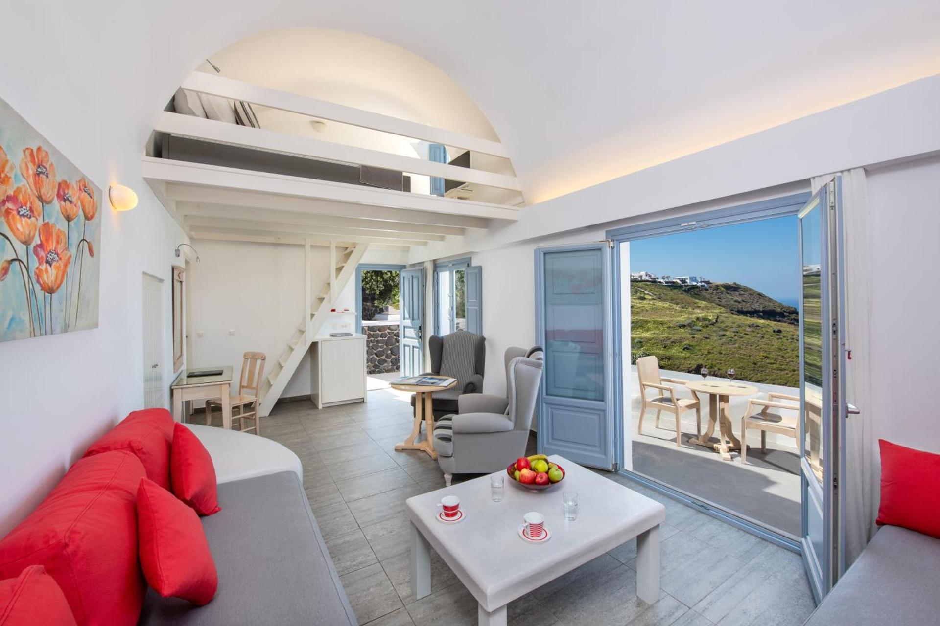 Executive Suite with Caldera View - Street Level