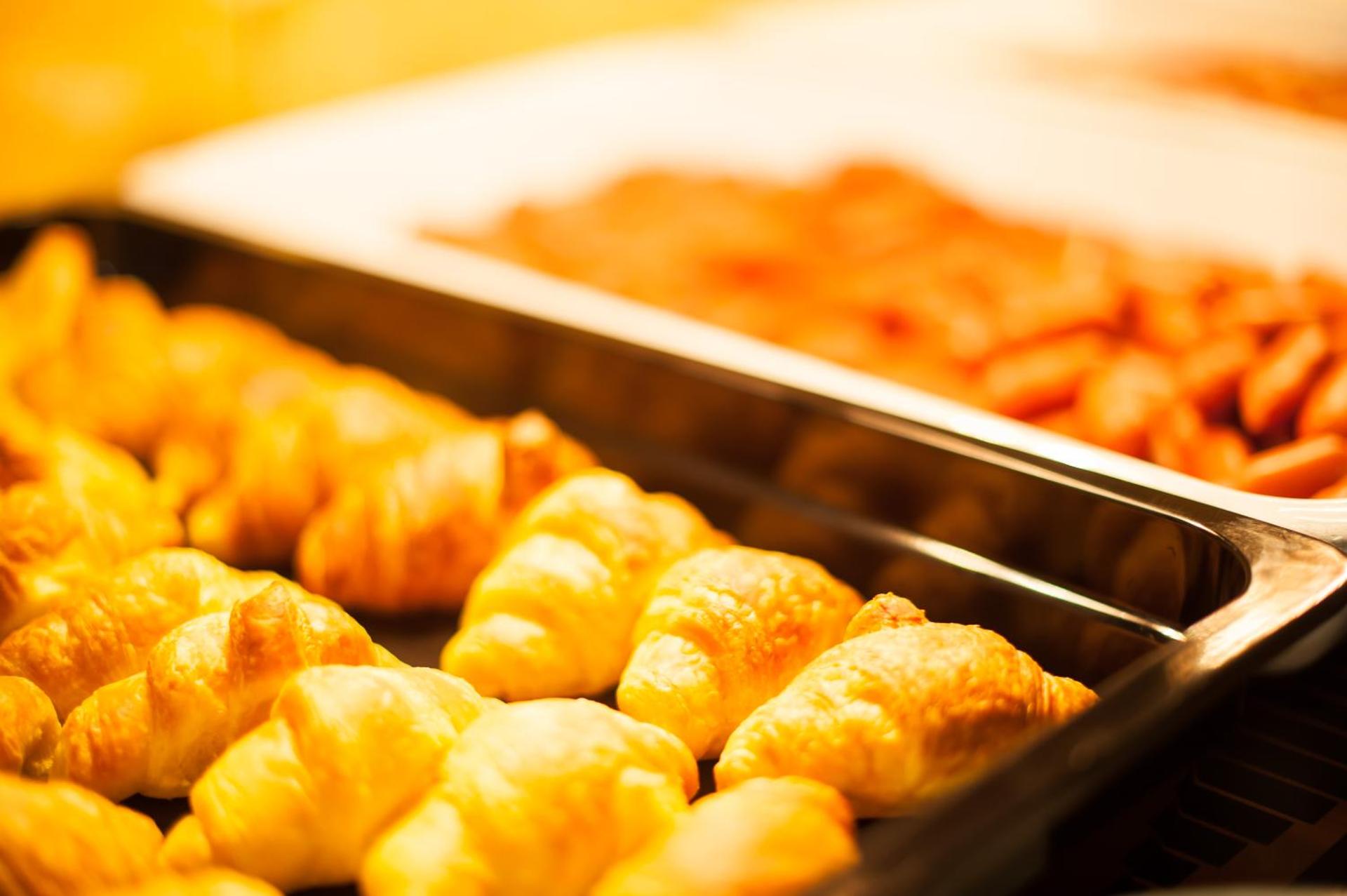 Crystal City Hotel - Photo 20