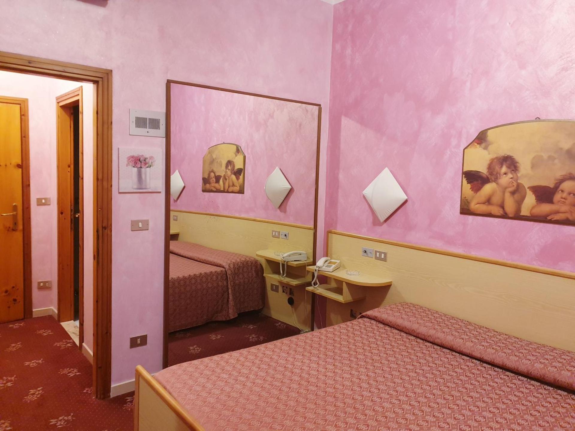 HOTEL PARADISO - Photo 5
