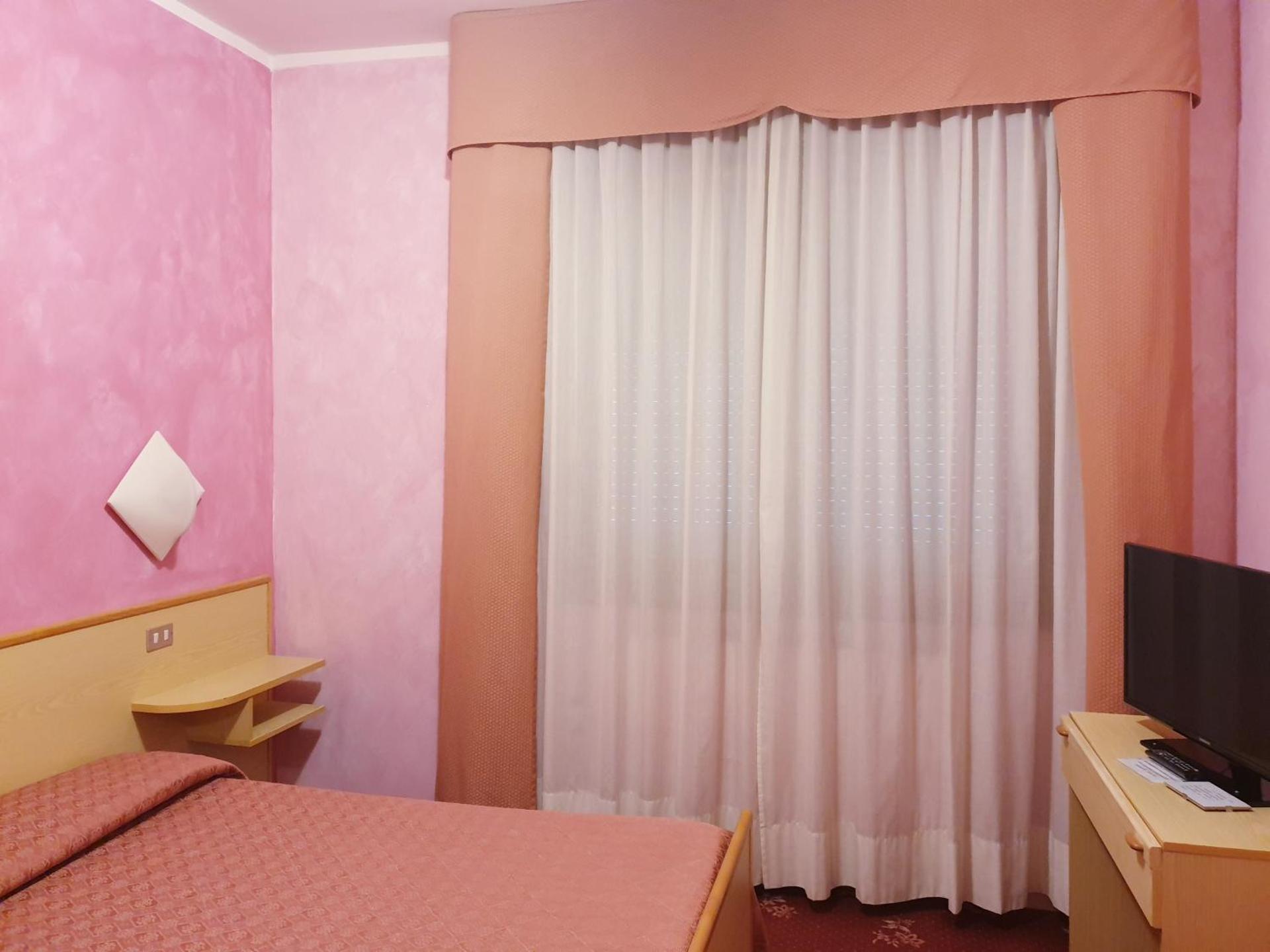 HOTEL PARADISO - Photo 10