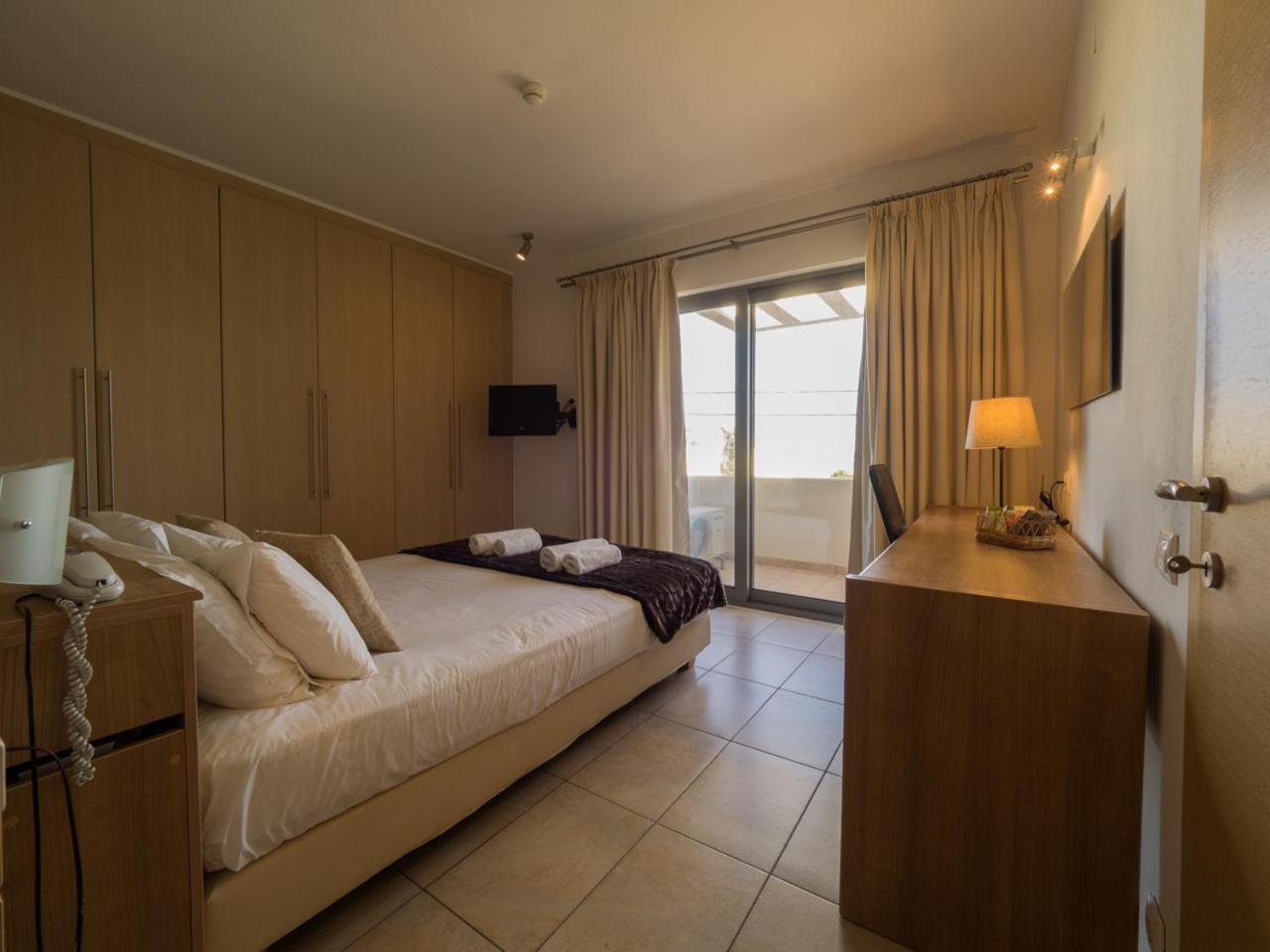 Almyra Hotel - Photo 26