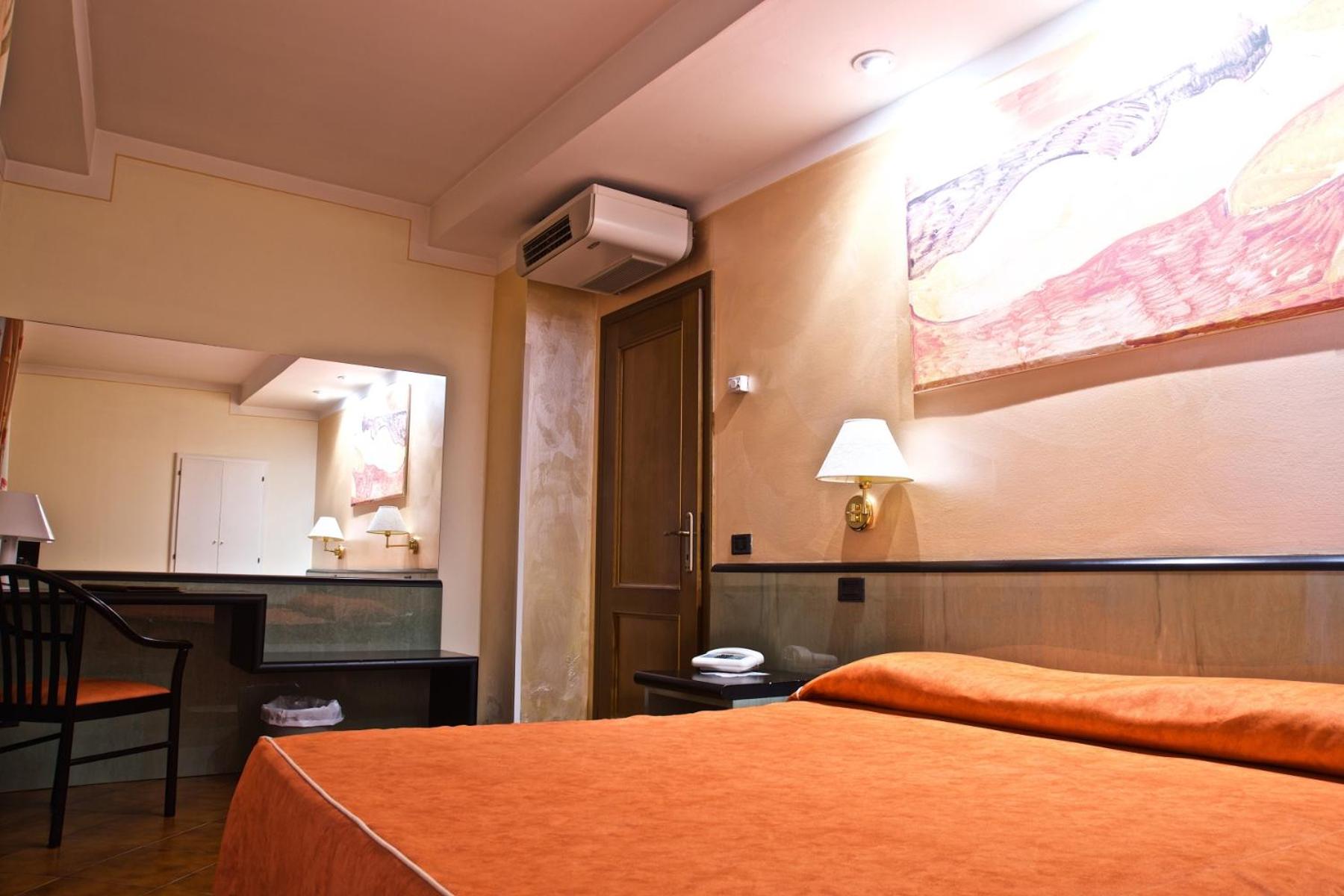 Hotel La Luna - Photo 122