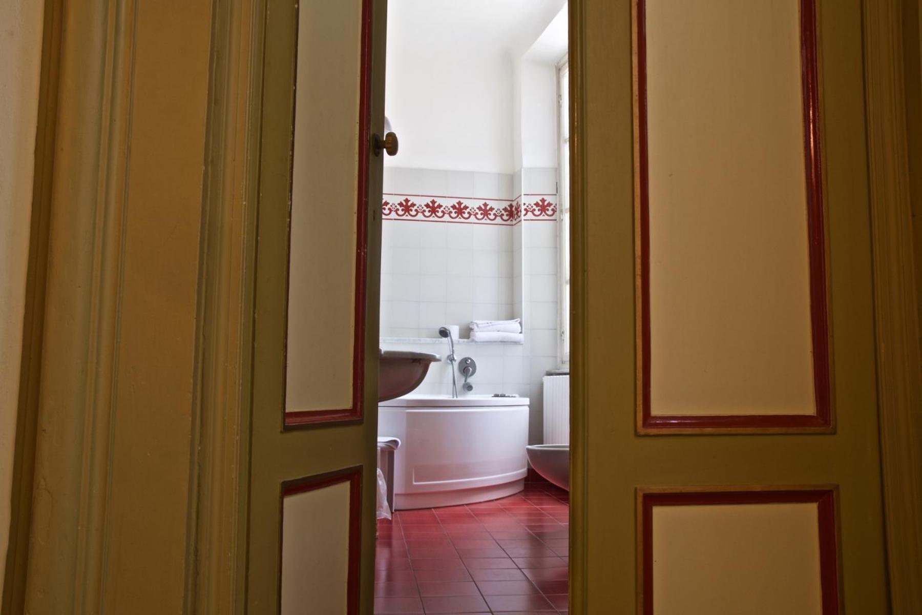 Hotel La Luna - Photo 101