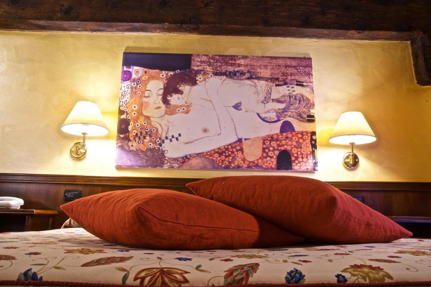 Hotel La Luna - Photo 37