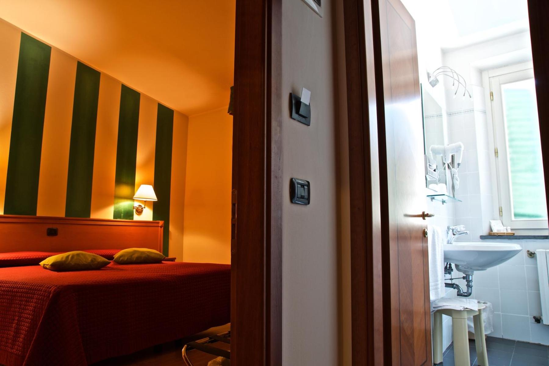 Hotel La Luna - Photo 45