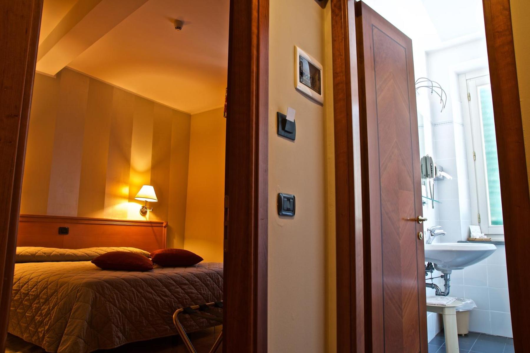 Hotel La Luna - Photo 48