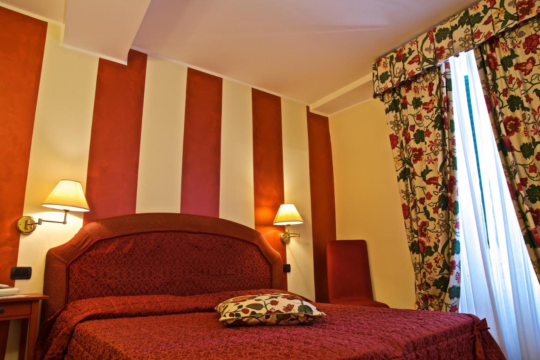 Hotel La Luna - Photo 51