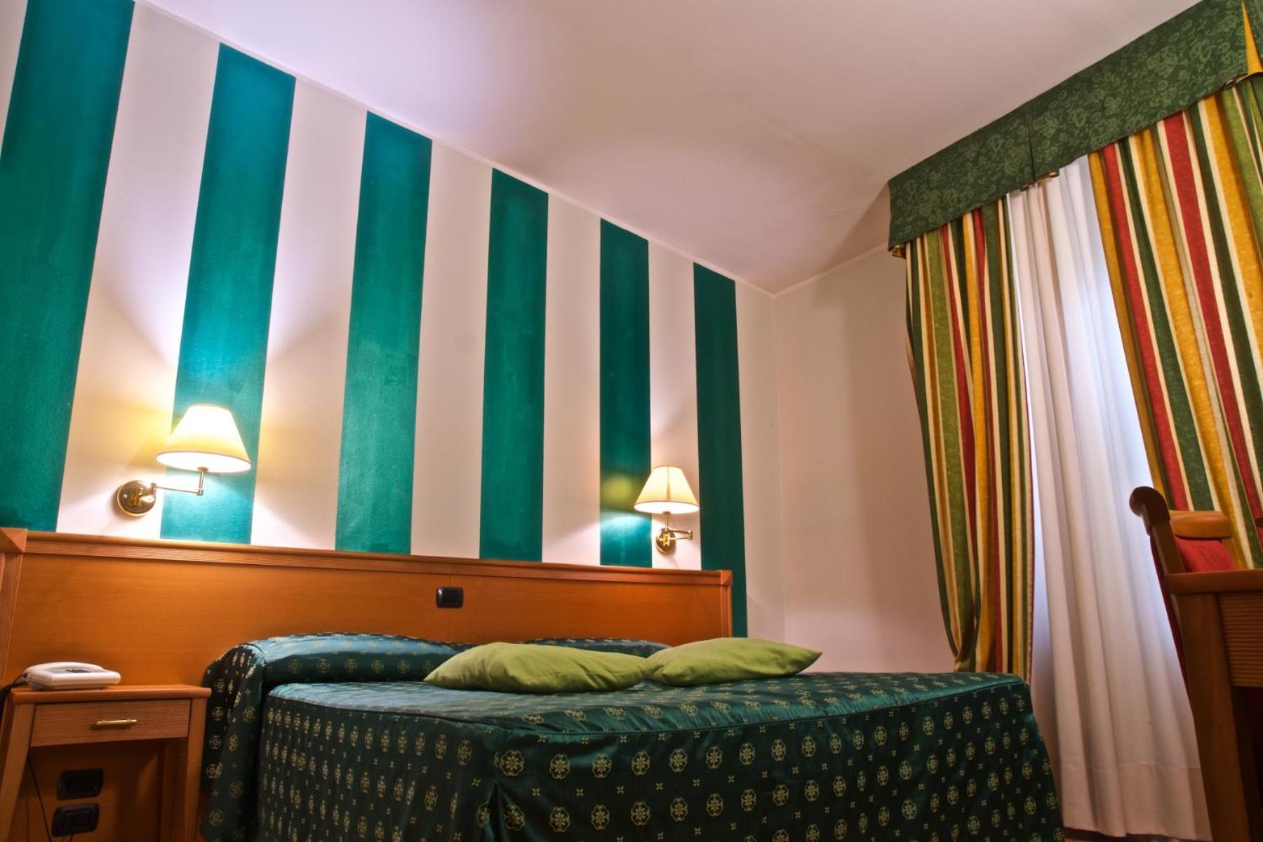 Hotel La Luna - Photo 54