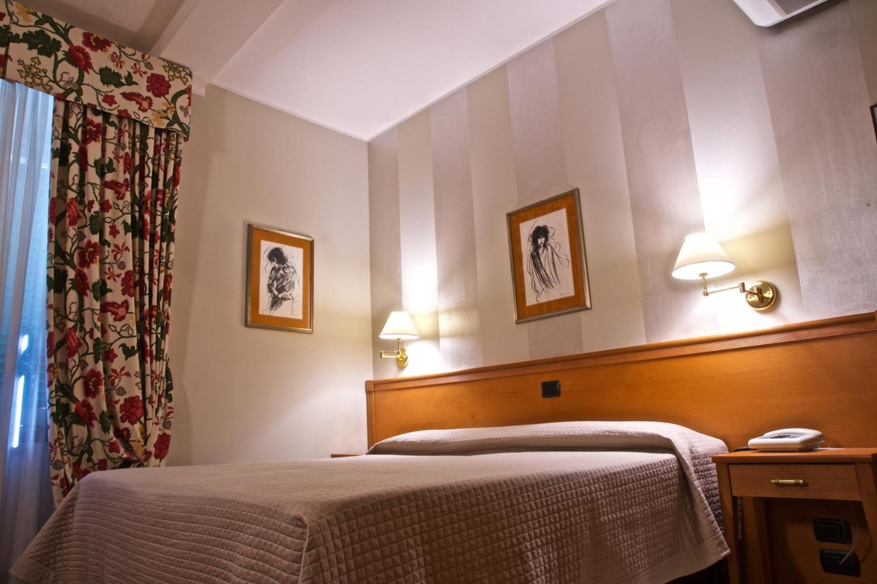 Hotel La Luna - Photo 56