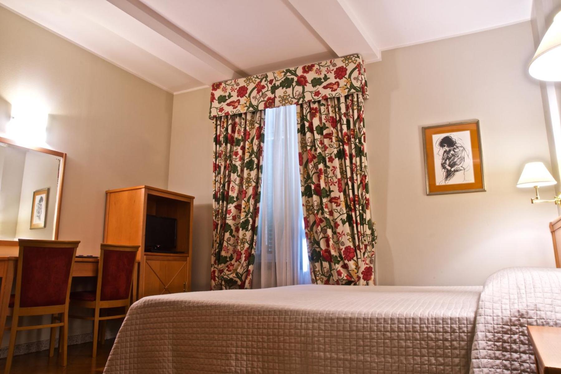 Hotel La Luna - Photo 57