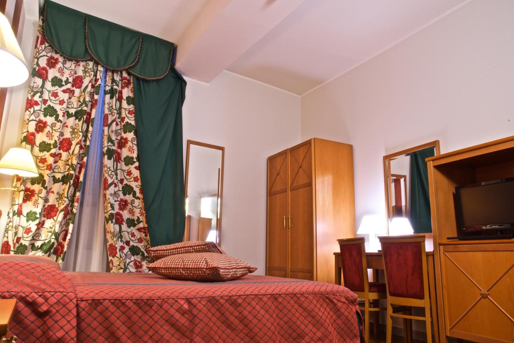 Hotel La Luna - Photo 148