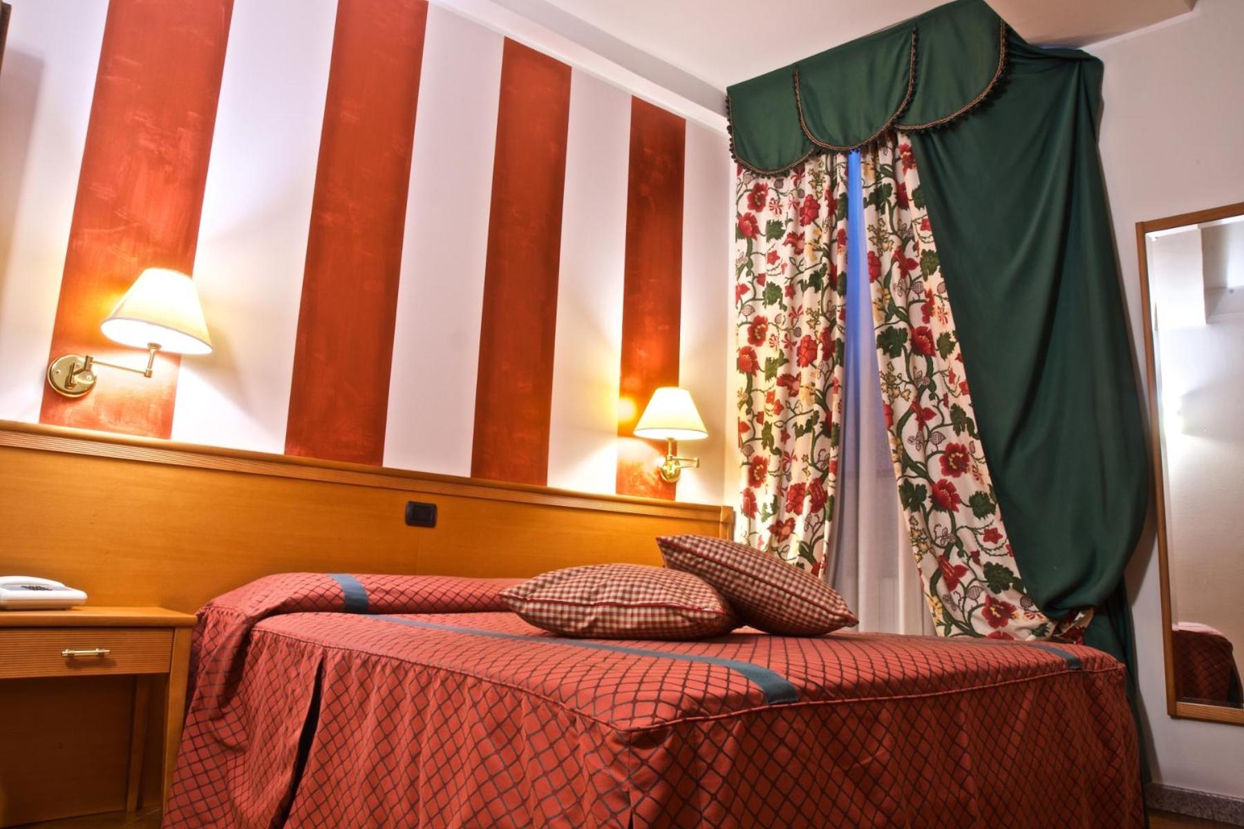 Hotel La Luna - Photo 150