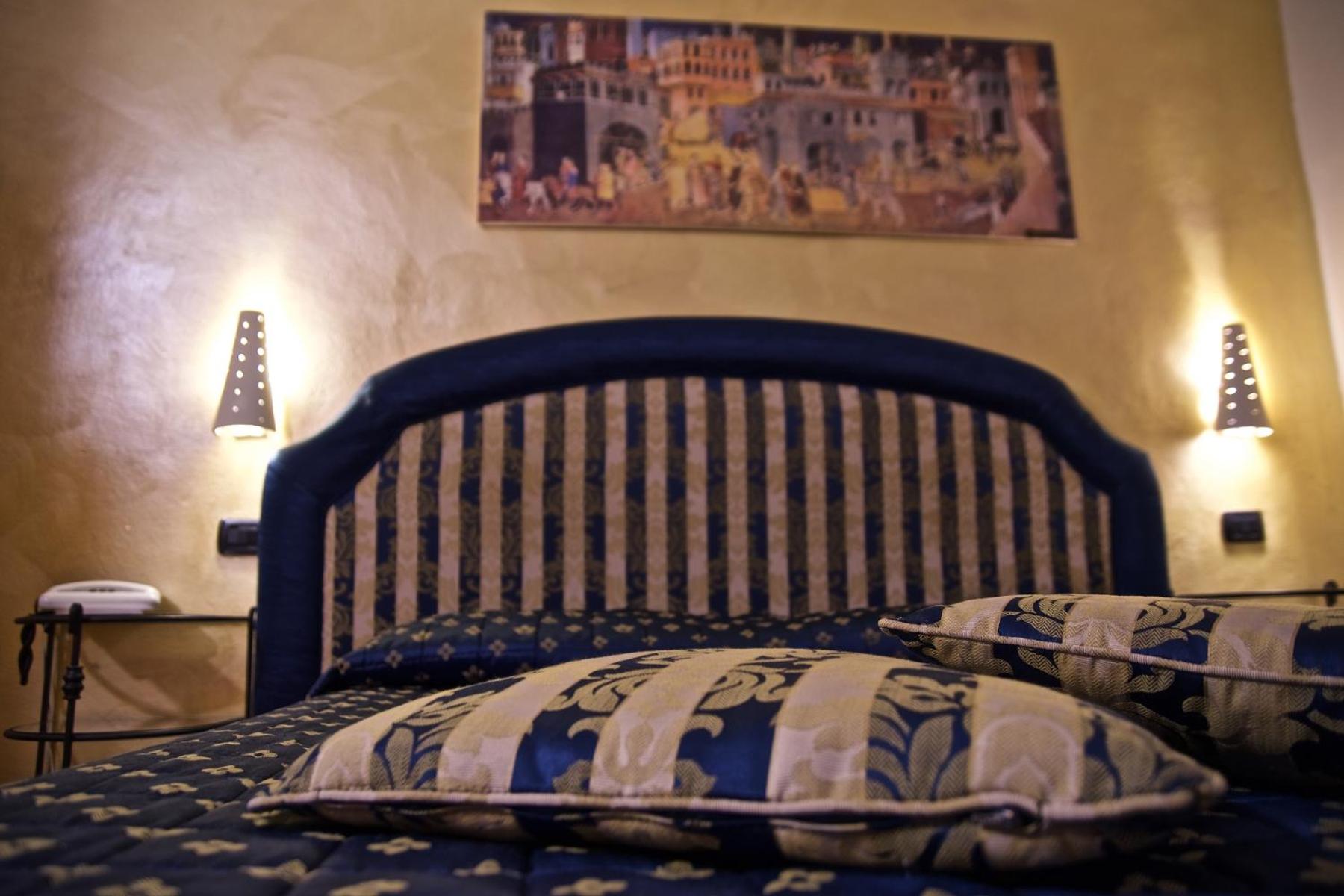 Hotel La Luna - Photo 152