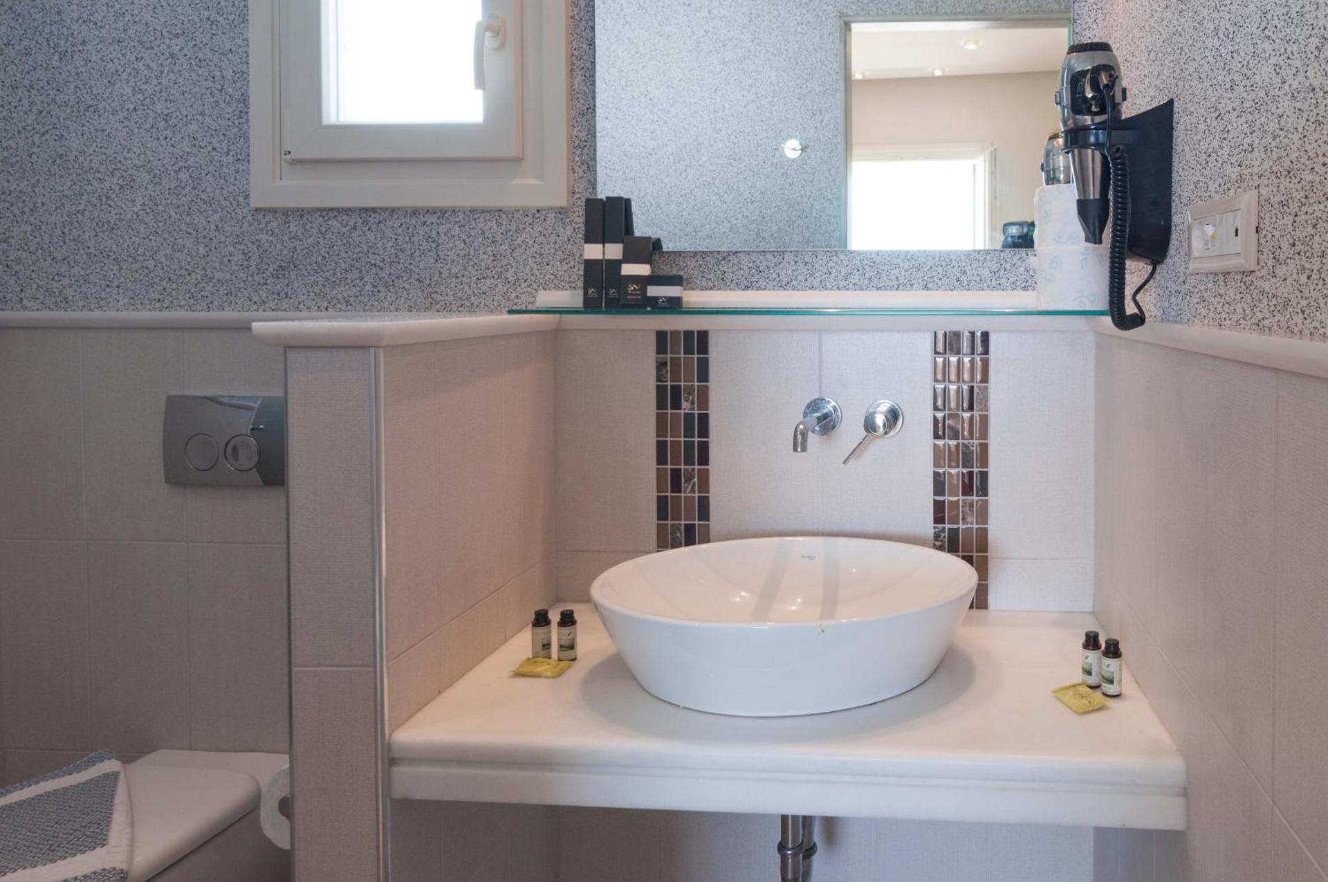 Villa Adriana Hotel - Photo 7