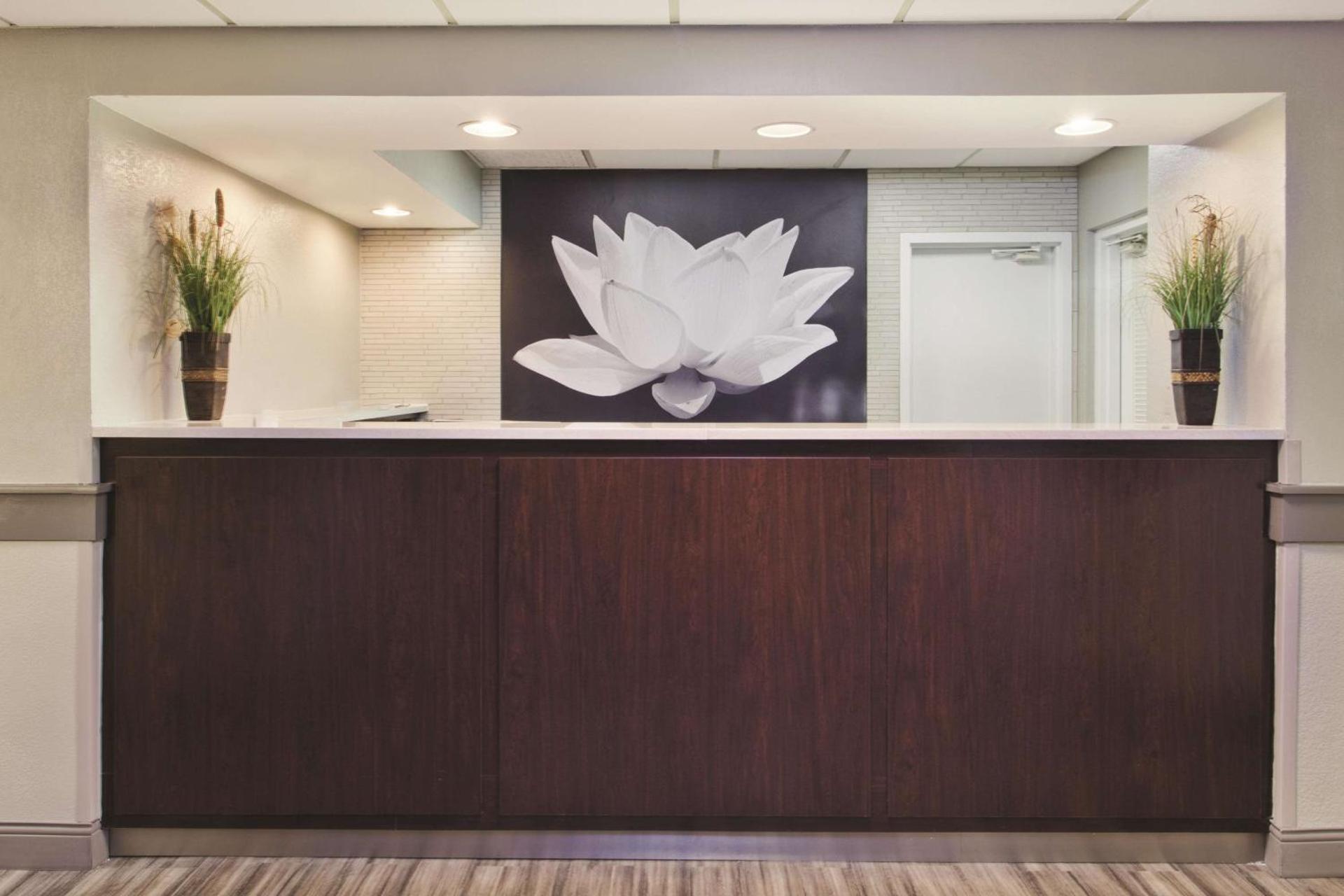 La Quinta by Wyndham Charleston Riverview - Photo 15