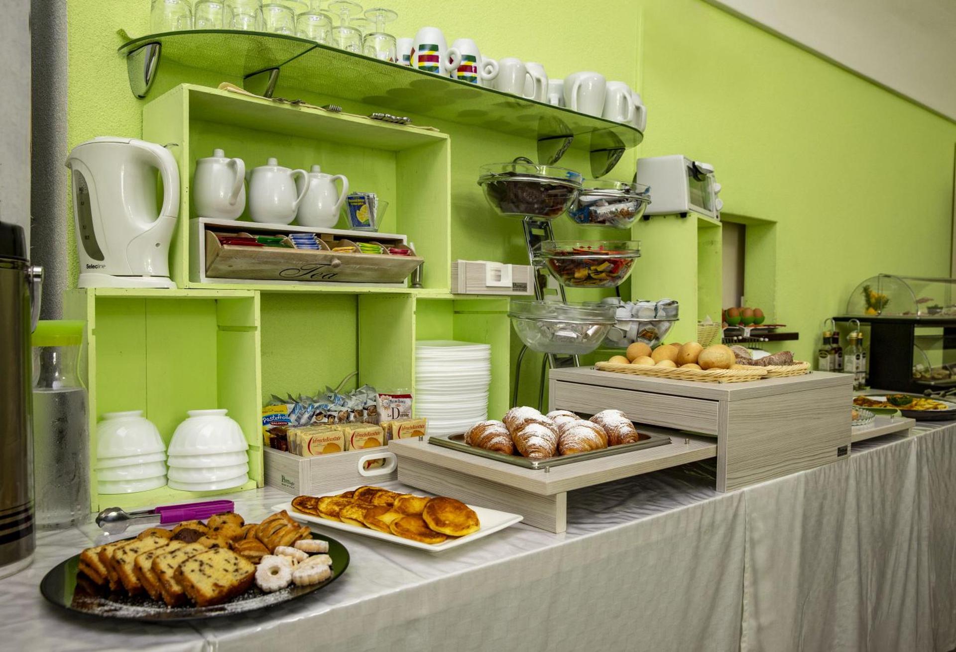 Hotel Lauro - Photo 8