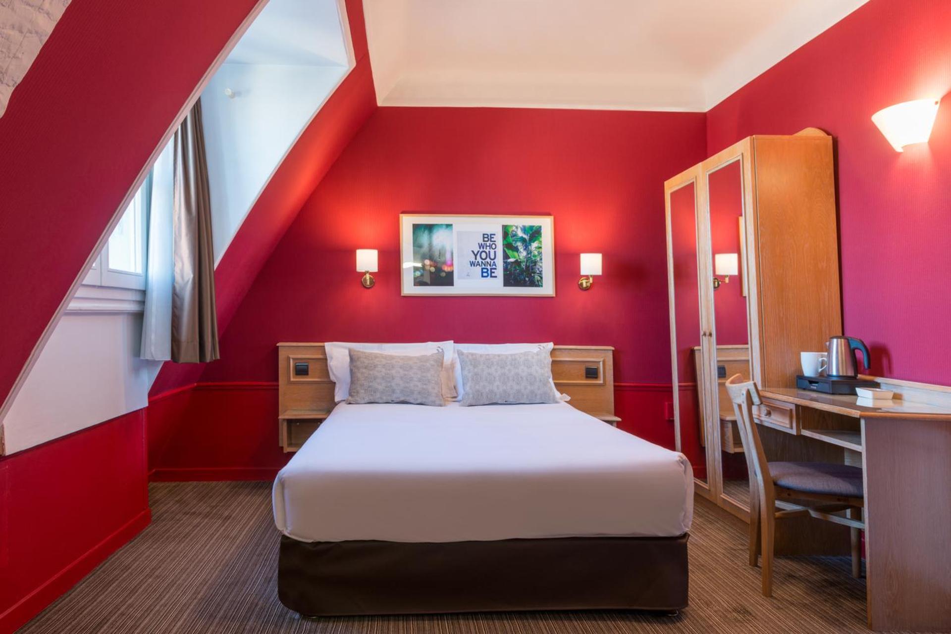 Paris France Hotel - Photo 25