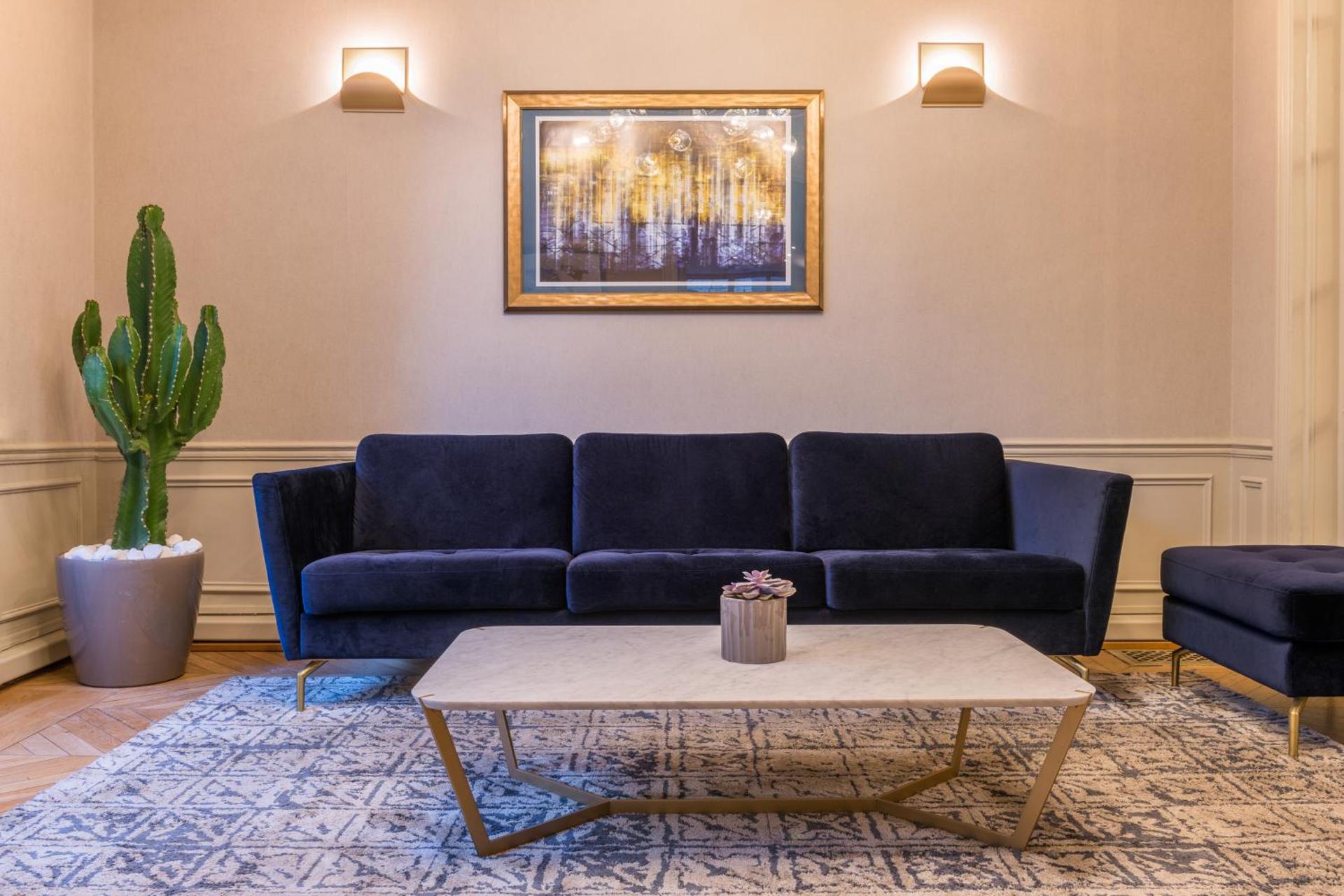 Paris France Hotel - Photo 9