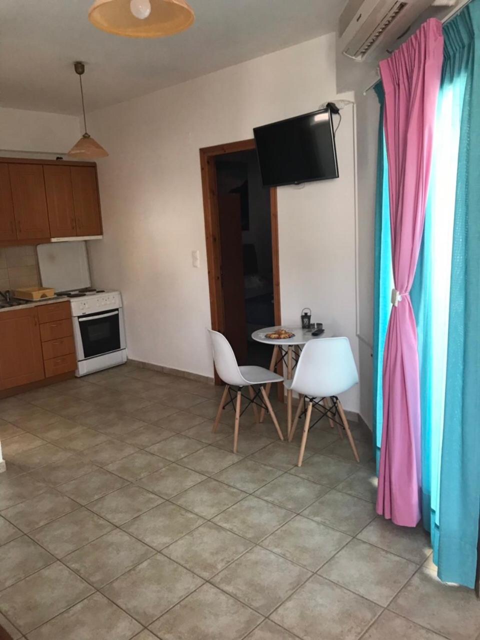 Vrisi Apartments & Villa - Photo 34