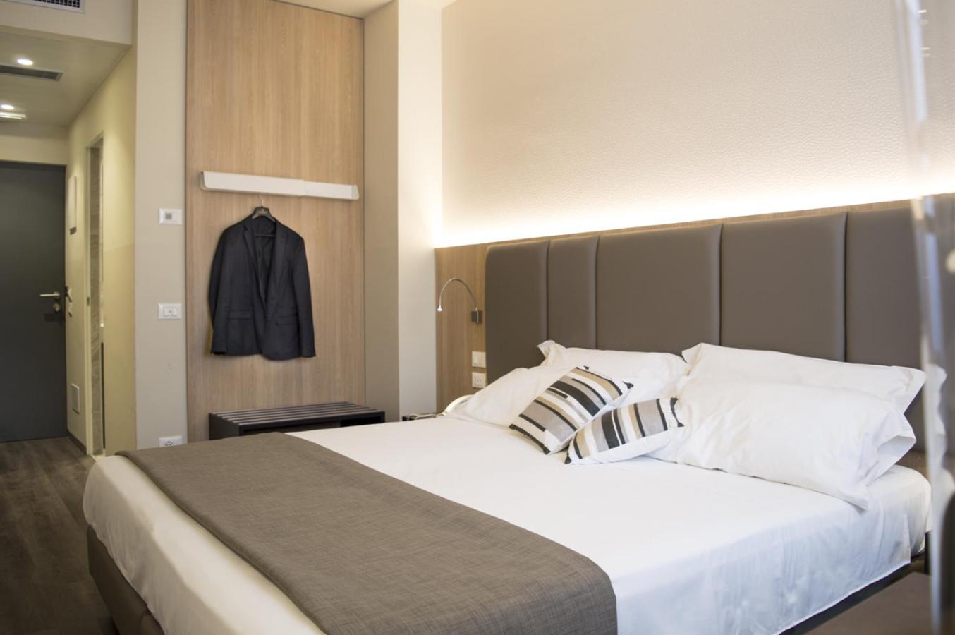 Hotel Alexander - Photo 64