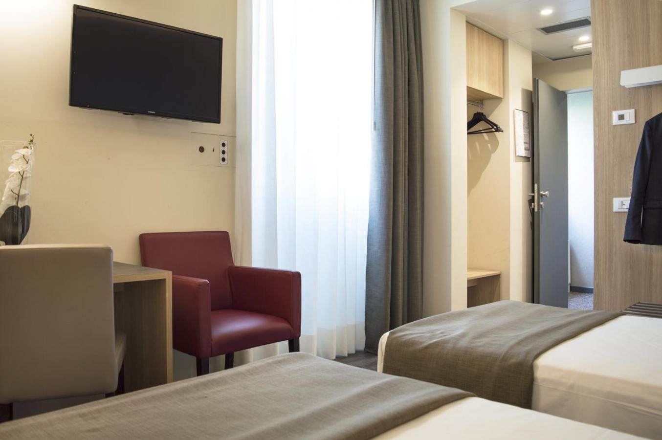 Hotel Alexander - Photo 38
