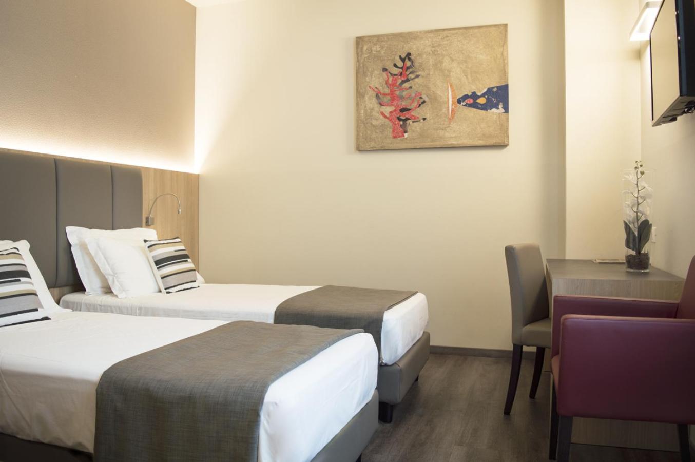 Hotel Alexander - Photo 40