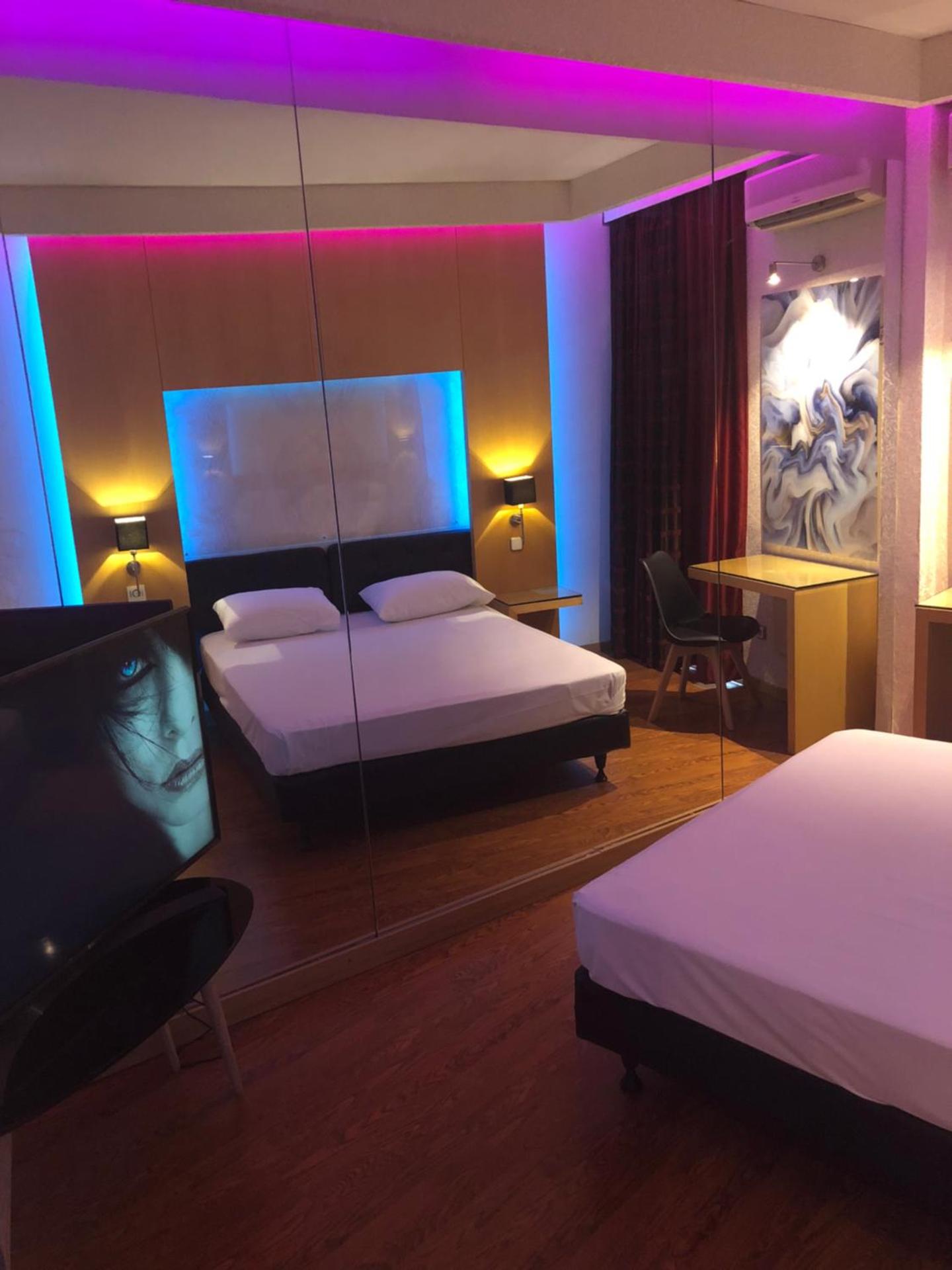 Olympic Hotel - Photo 2