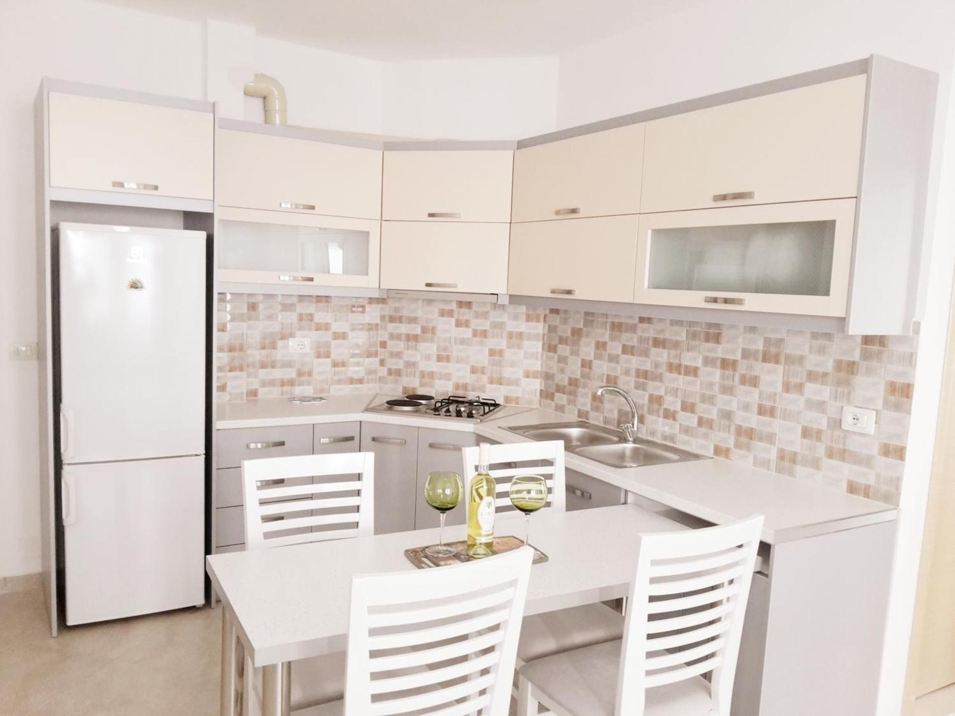 Saranda Apartments - Photo 15