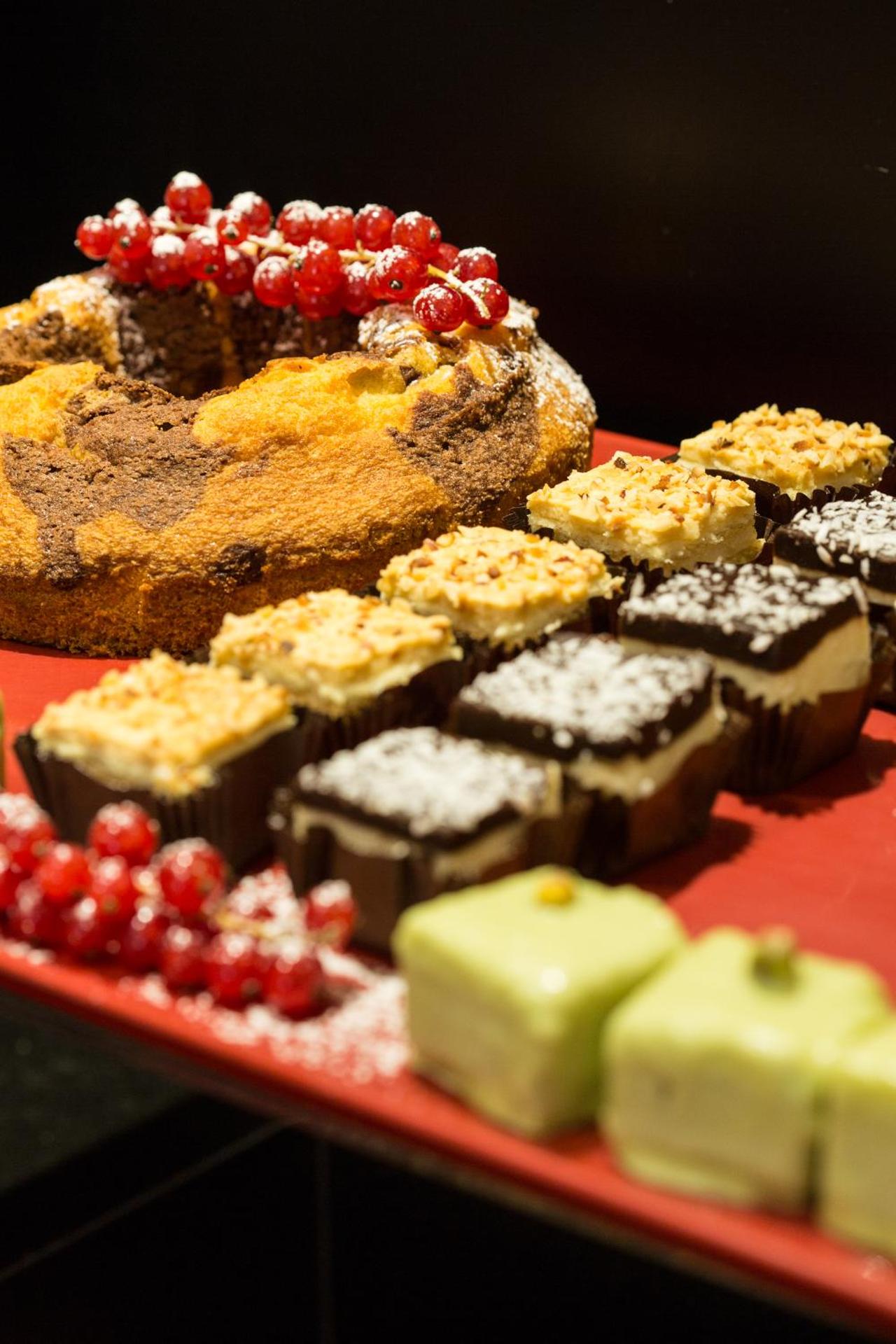 Floris Hotel - Photo 141