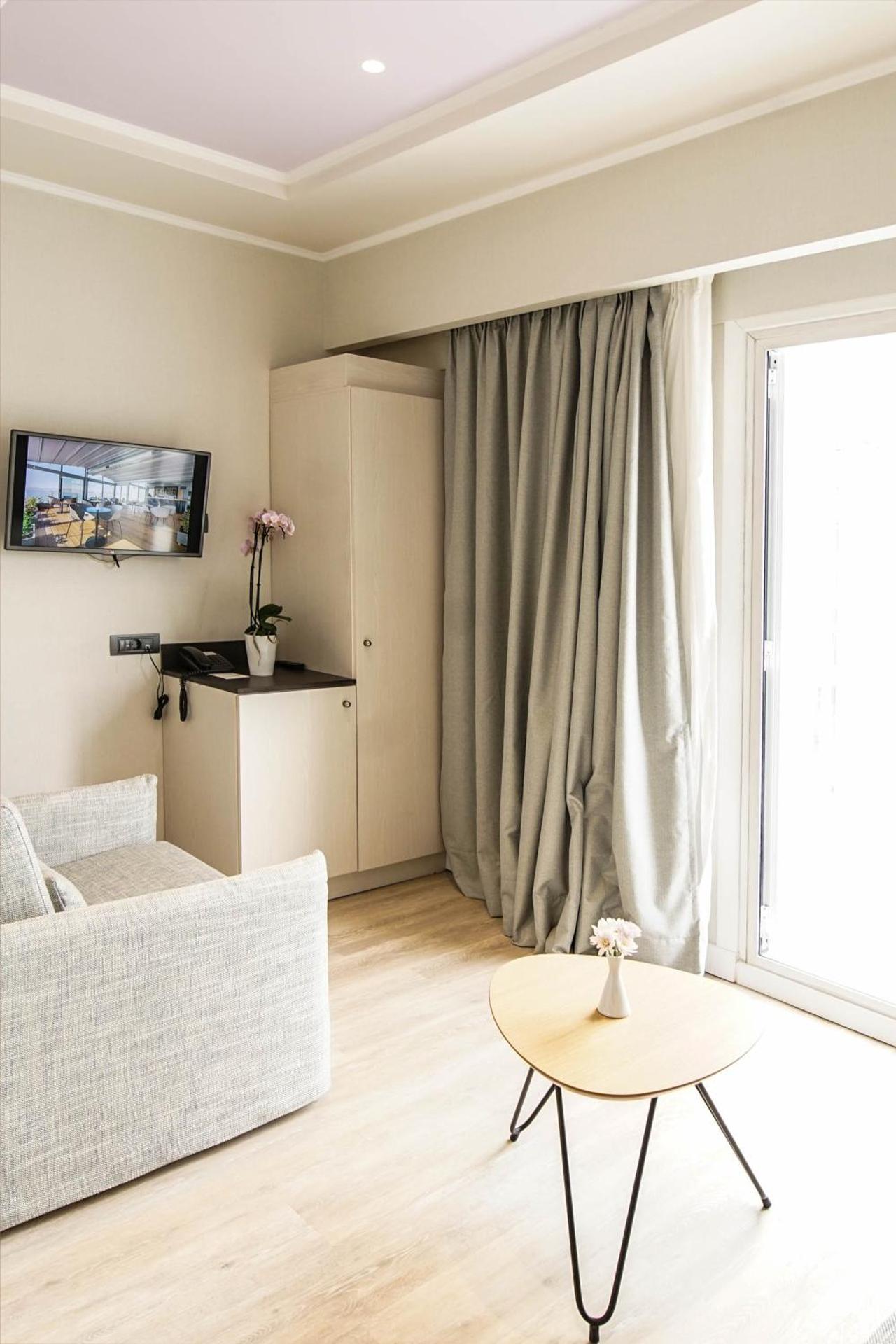 Athens Cypria Hotel - Photo 42