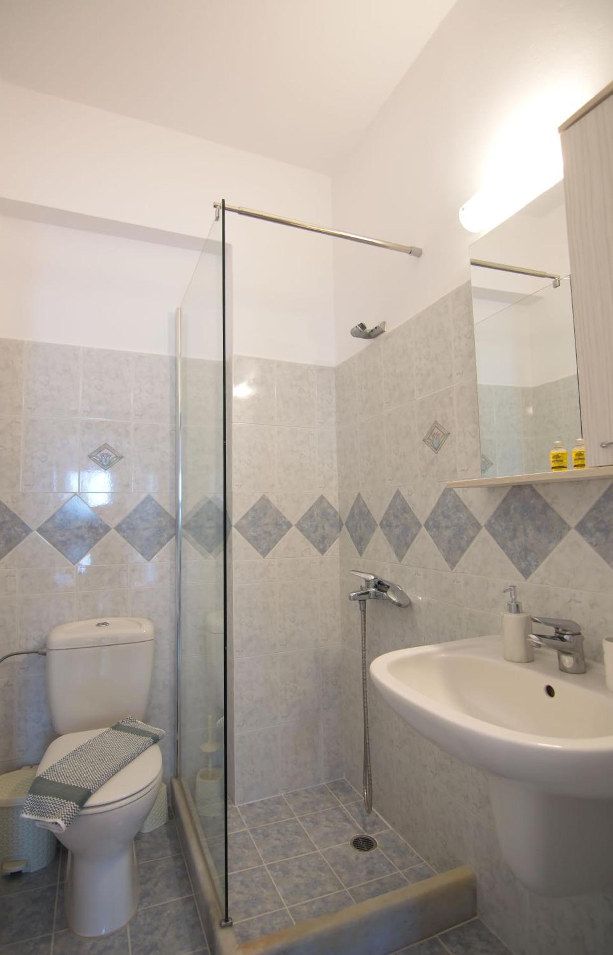 Camara Hotel - Photo 61