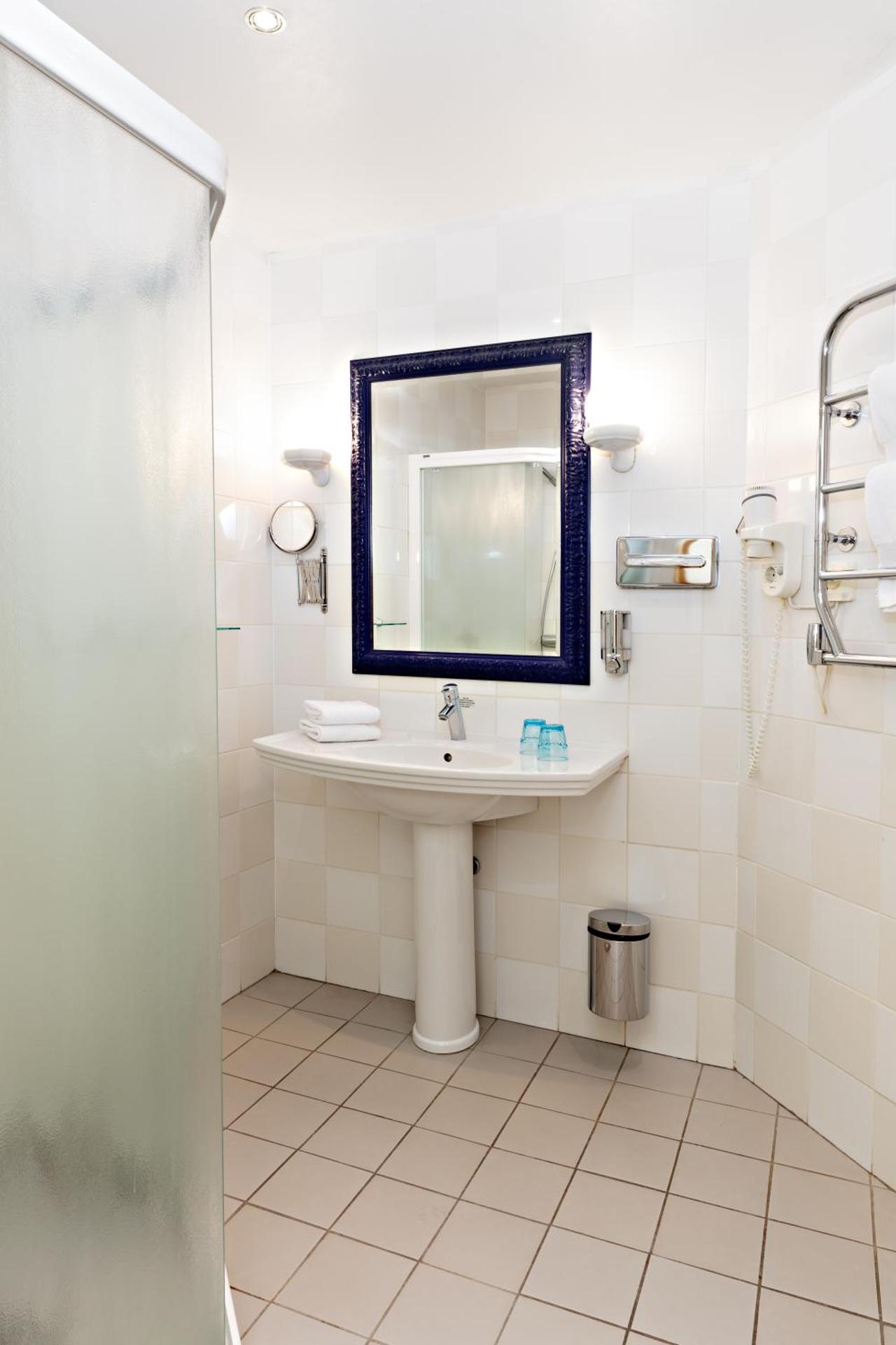 Center Hotel - Sure Hotel by Best Western - Photo 17